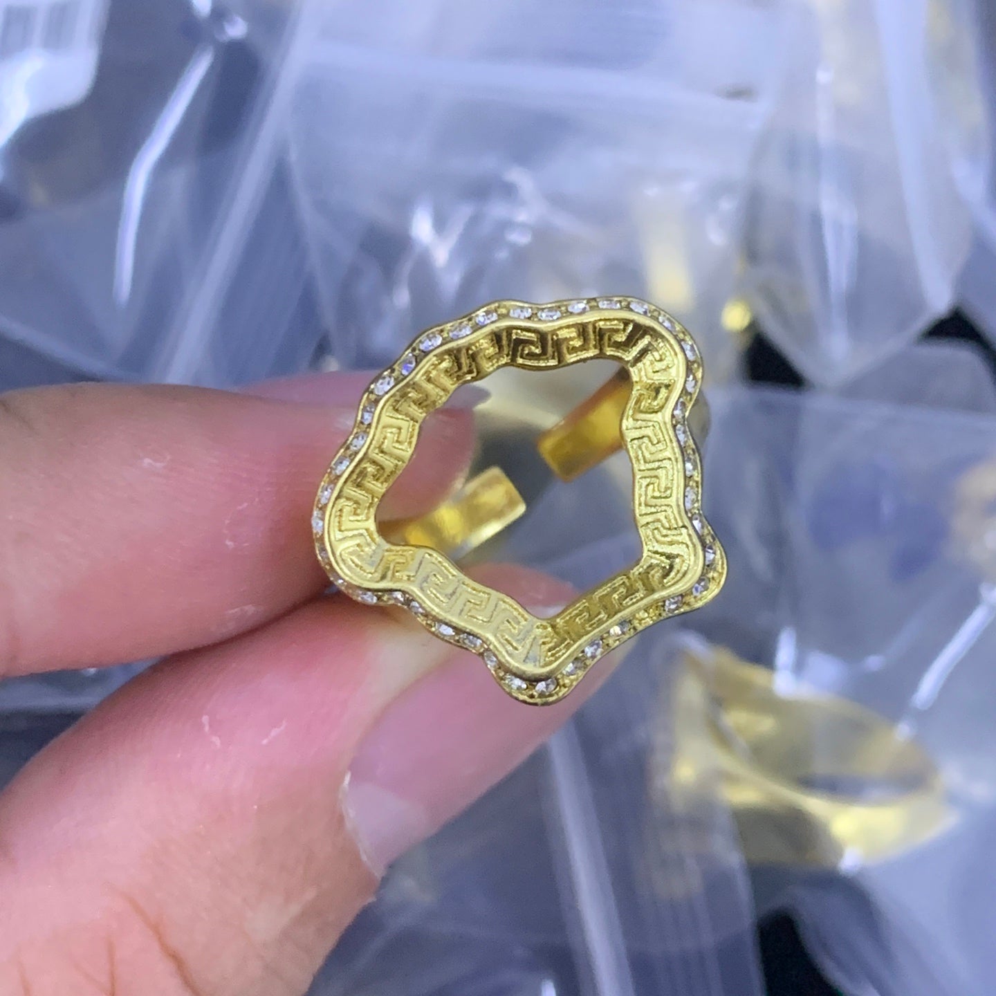 LuxluxHouse Low Price And High Quality Accessories Versace