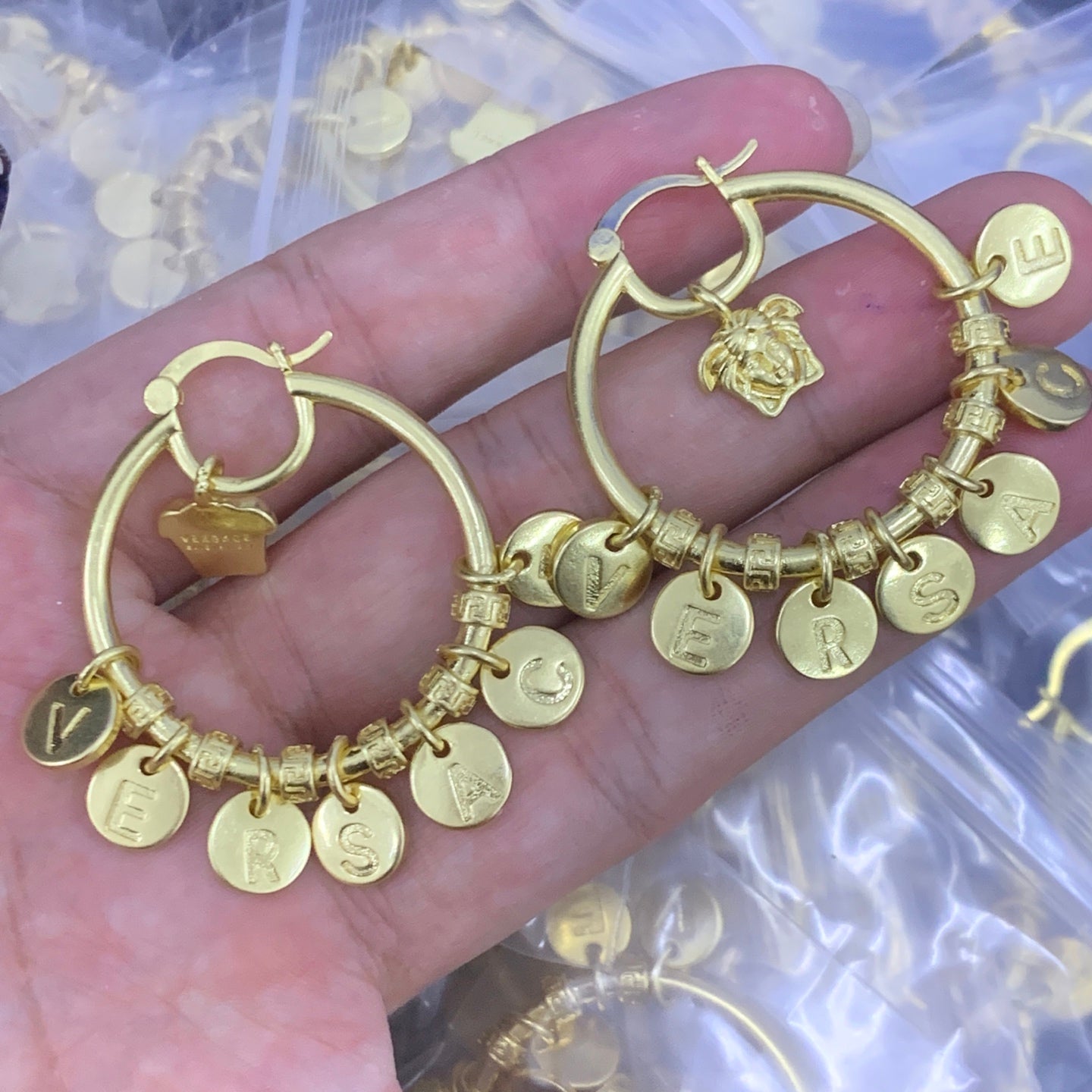 LuxluxHouse Low Price And High Quality Accessories Versace