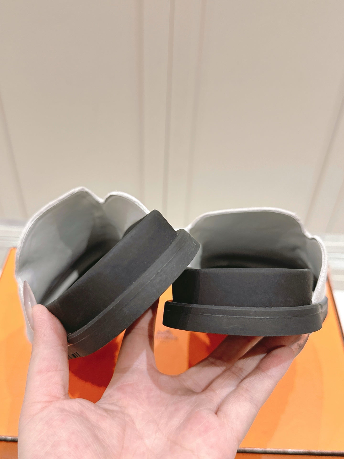 LuxluxHouse Best Quality Women Shoes Hermes