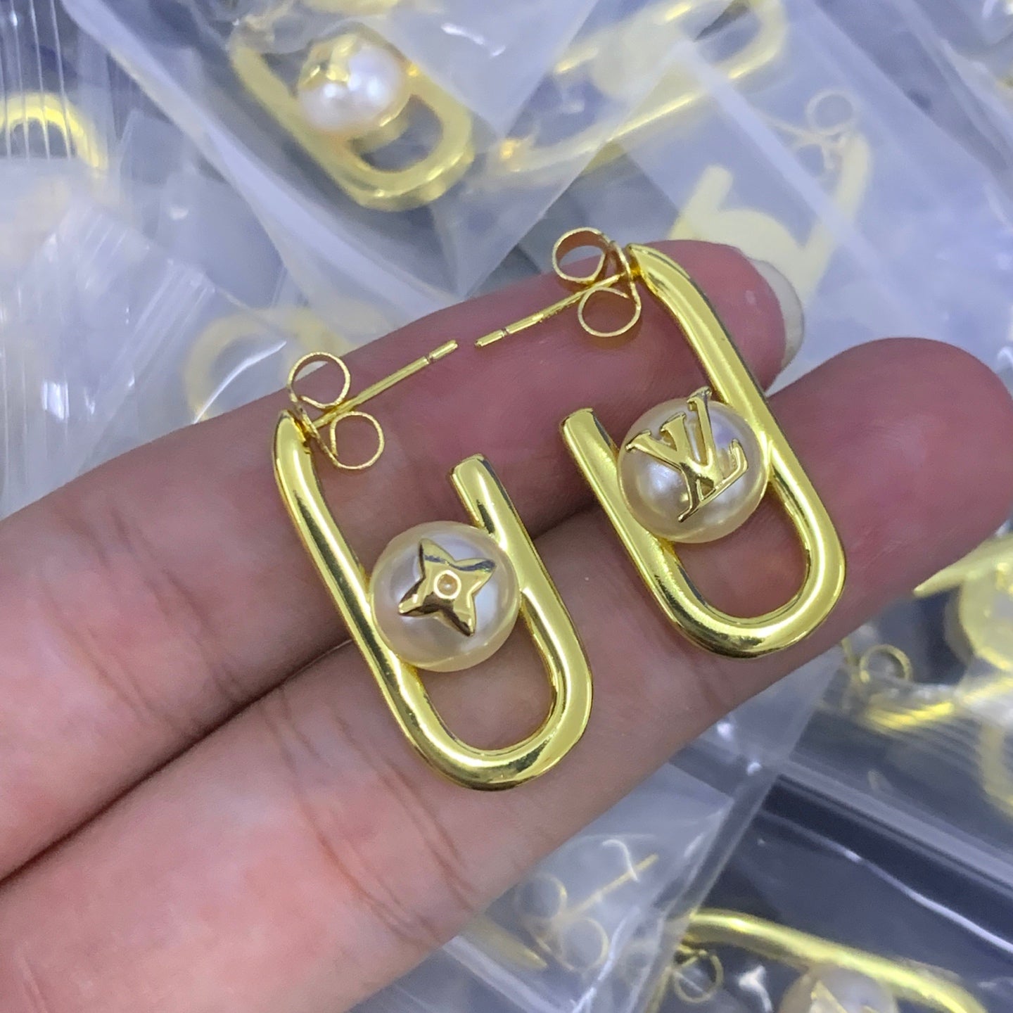 LuxluxHouse Low Price And High Quality Accessories Louis Vuitton