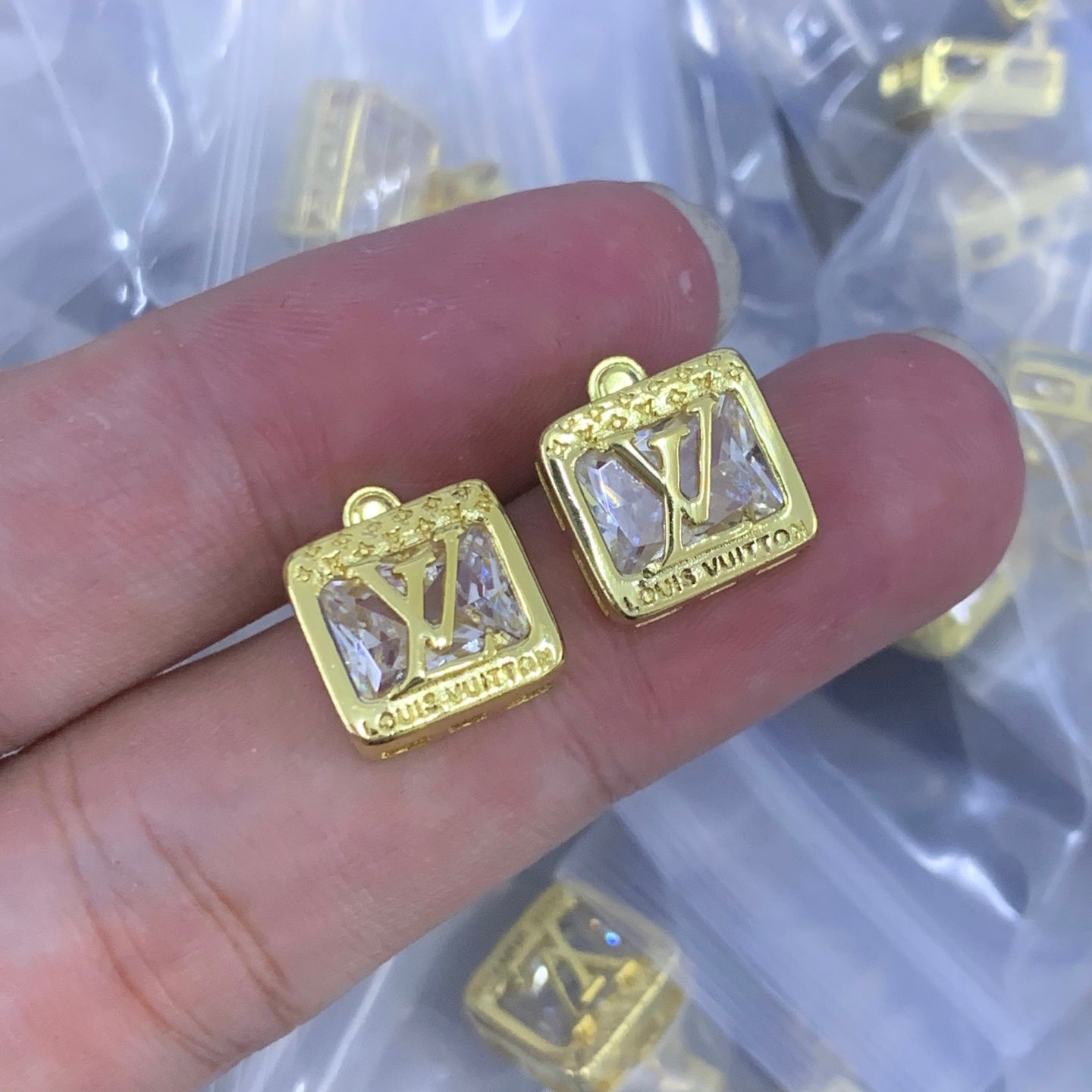 LuxluxHouse Low Price And High Quality Accessories Louis Vuitton