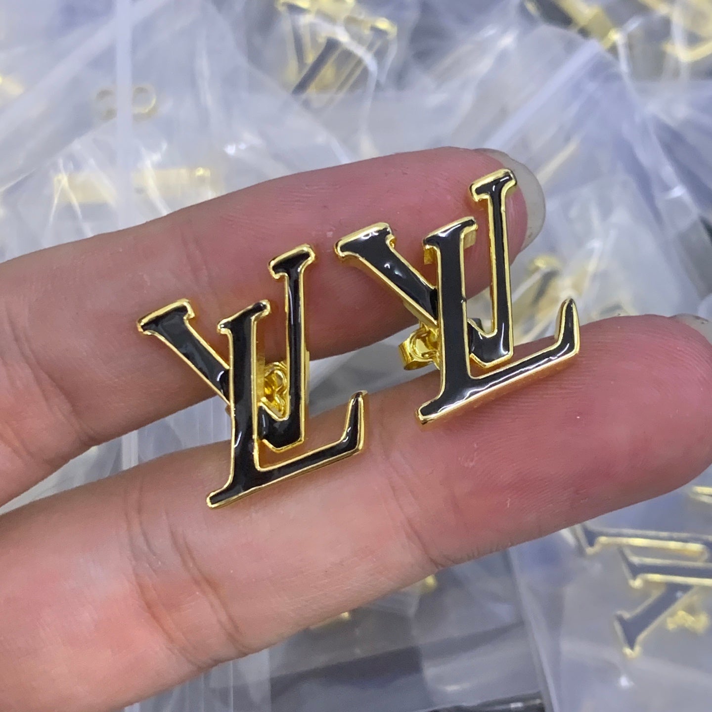 LuxluxHouse Low Price And High Quality Accessories Louis Vuitton