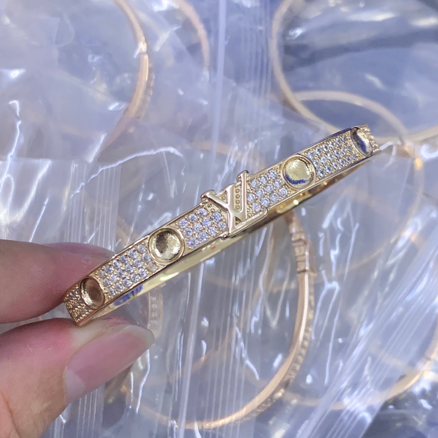 LuxluxHouse Low Price And High Quality Accessories Louis Vuitton