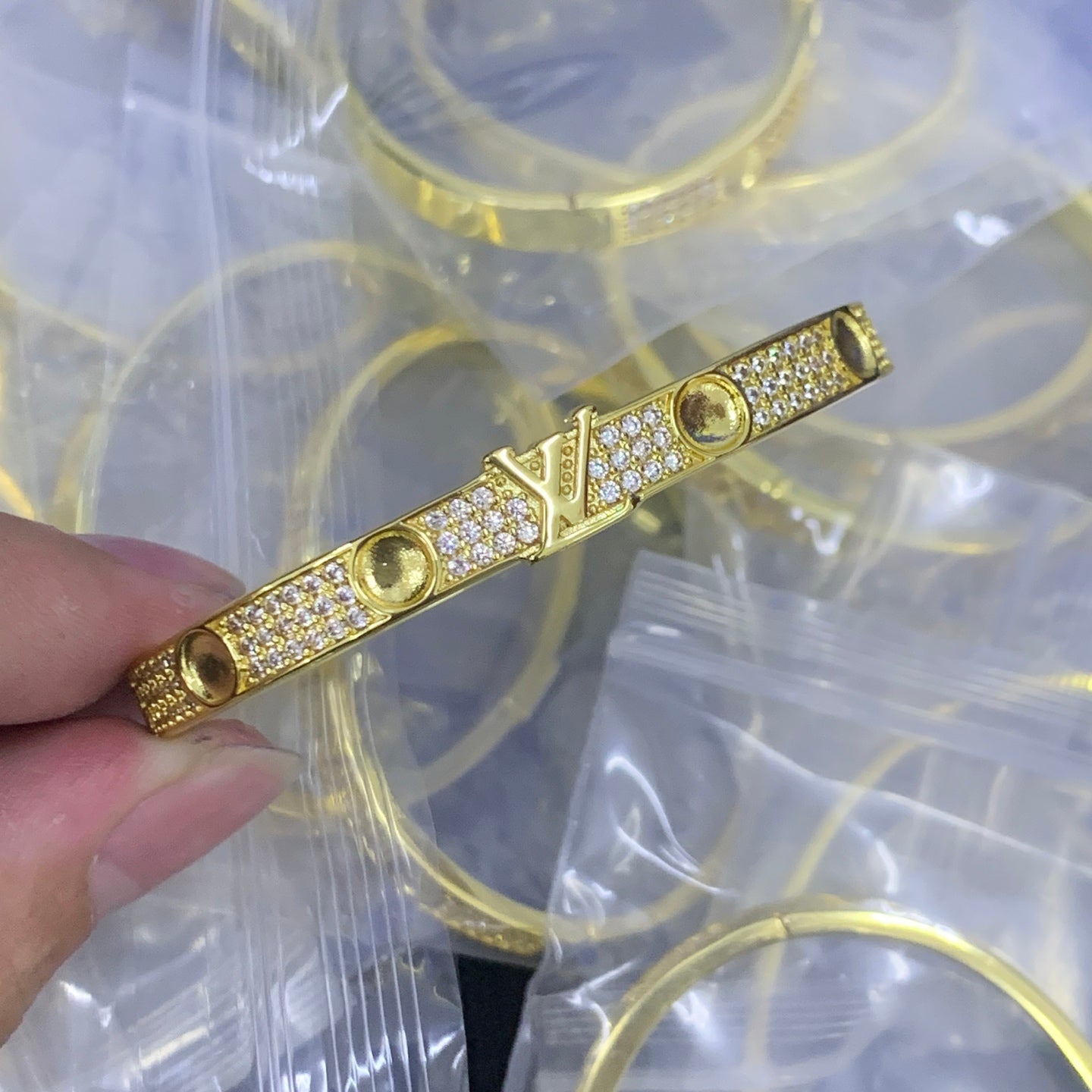 LuxluxHouse Low Price And High Quality Accessories Louis Vuitton
