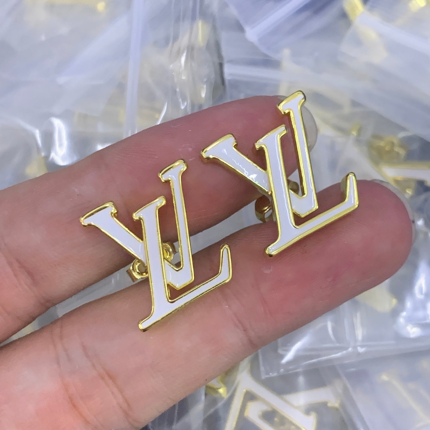 LuxluxHouse Low Price And High Quality Accessories Louis Vuitton