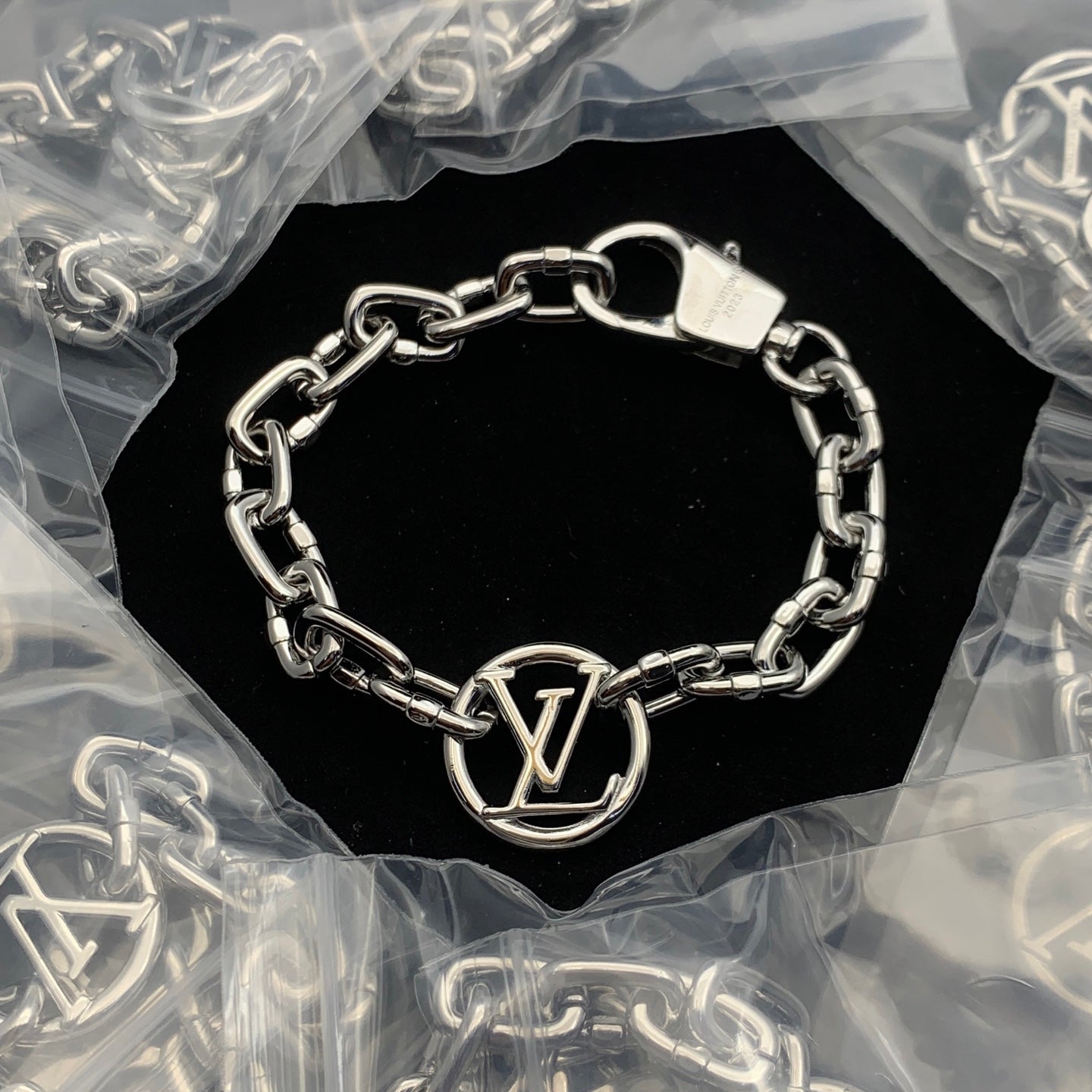 LuxluxHouse Low Price And High Quality Accessories Louis Vuitton