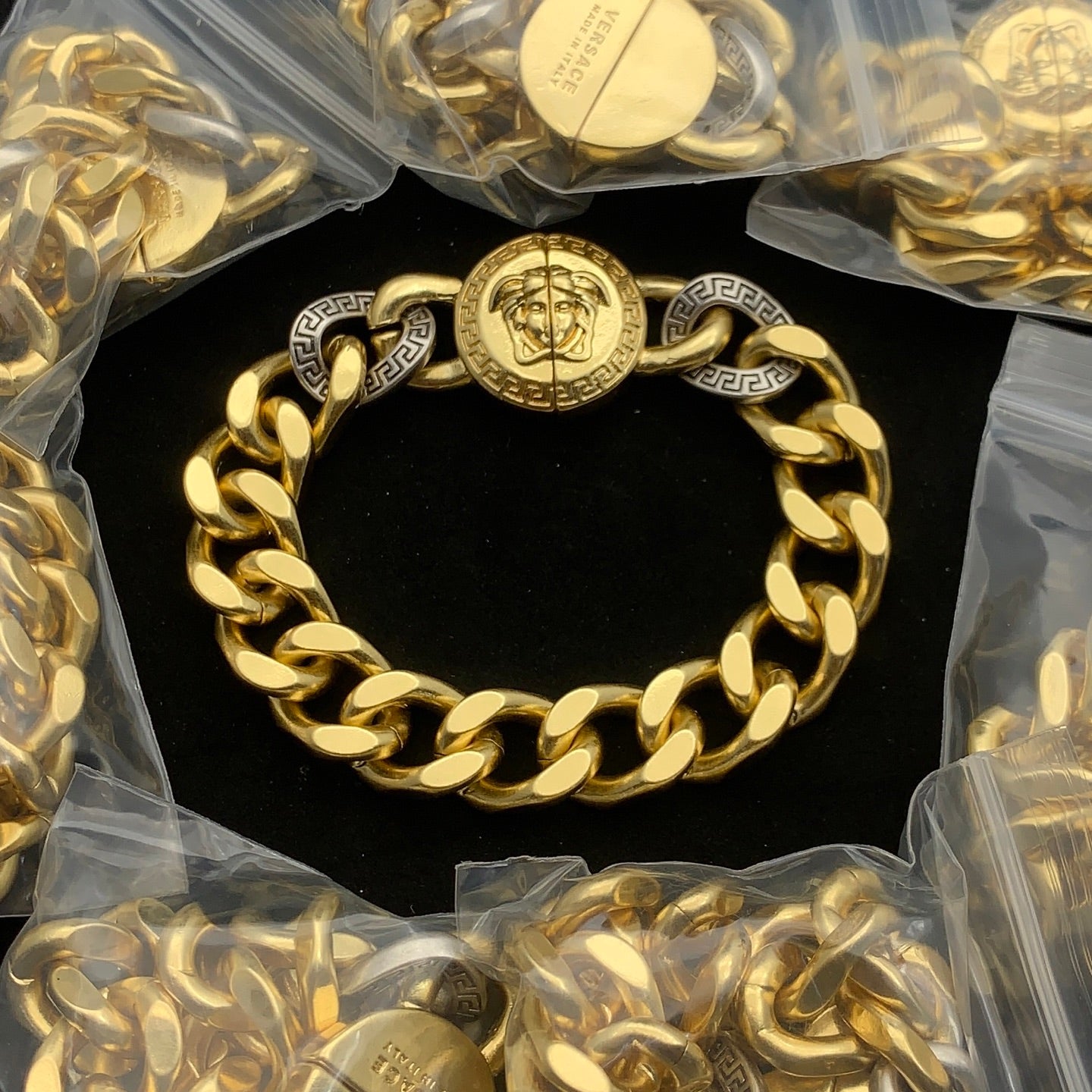 LuxluxHouse Low Price And High Quality Accessories Versace