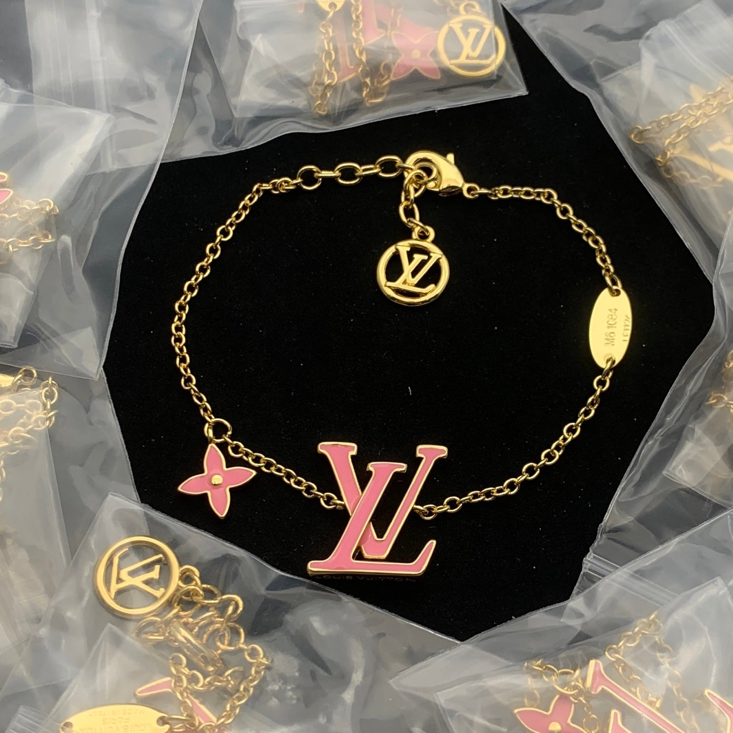 LuxluxHouse Low Price And High Quality Accessories Louis Vuitton