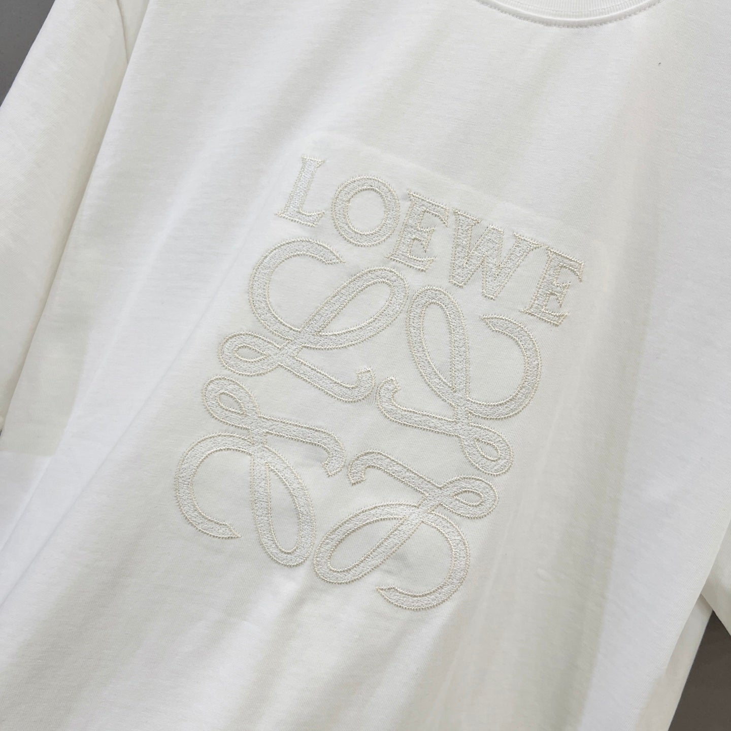 LuxluxHouse Best Quality Clothes T-shirt Loewe