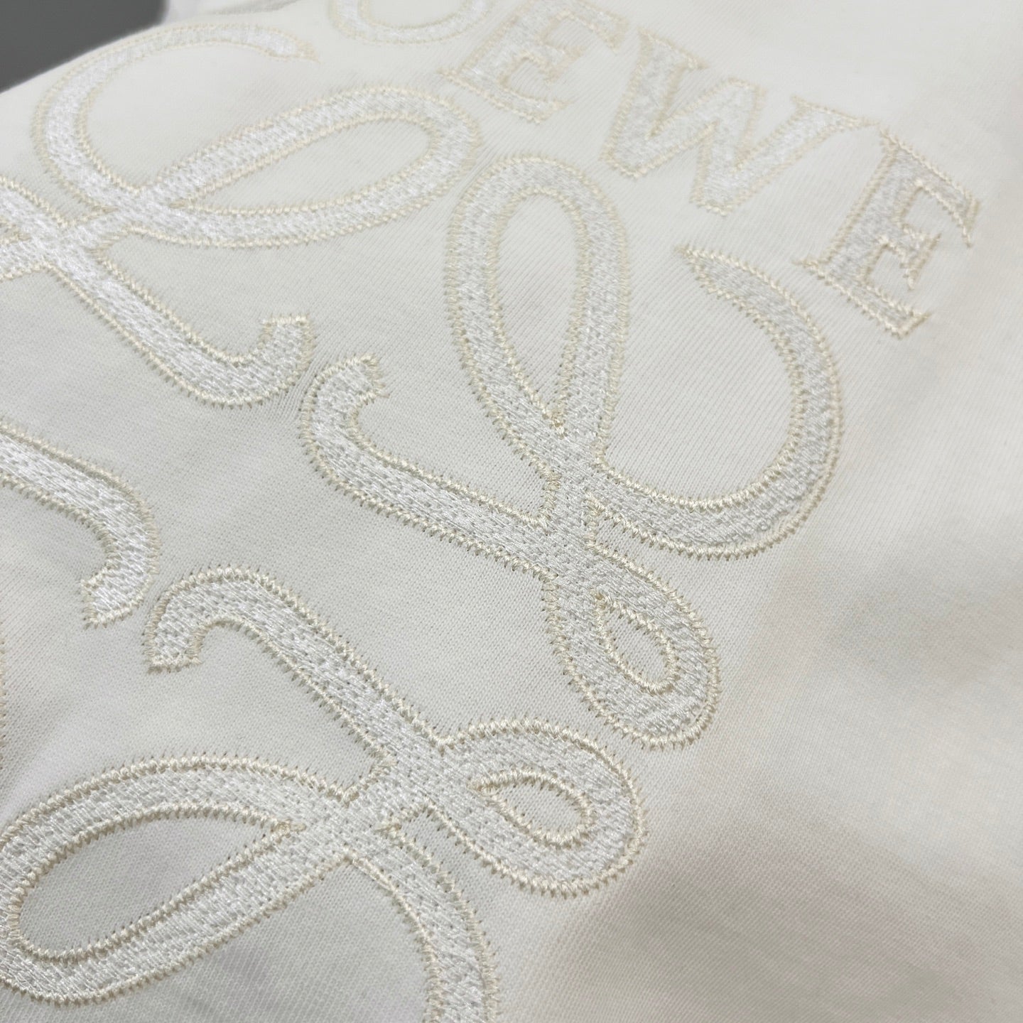 LuxluxHouse Best Quality Clothes T-shirt Loewe