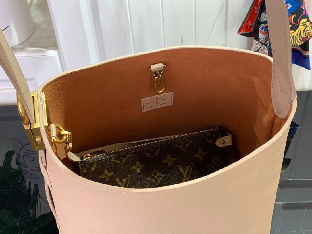 LuxluxHouse Best Quality Bags Louis Vuitton Women Men