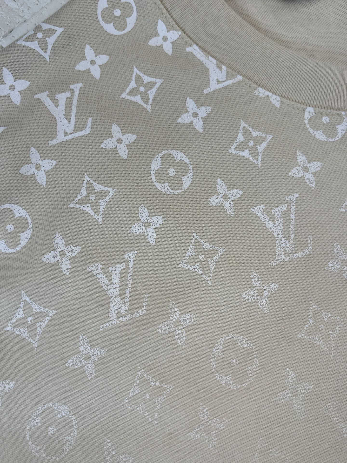 LuxluxHouse Best Quality Clothes T-shirt Louis Vuitton