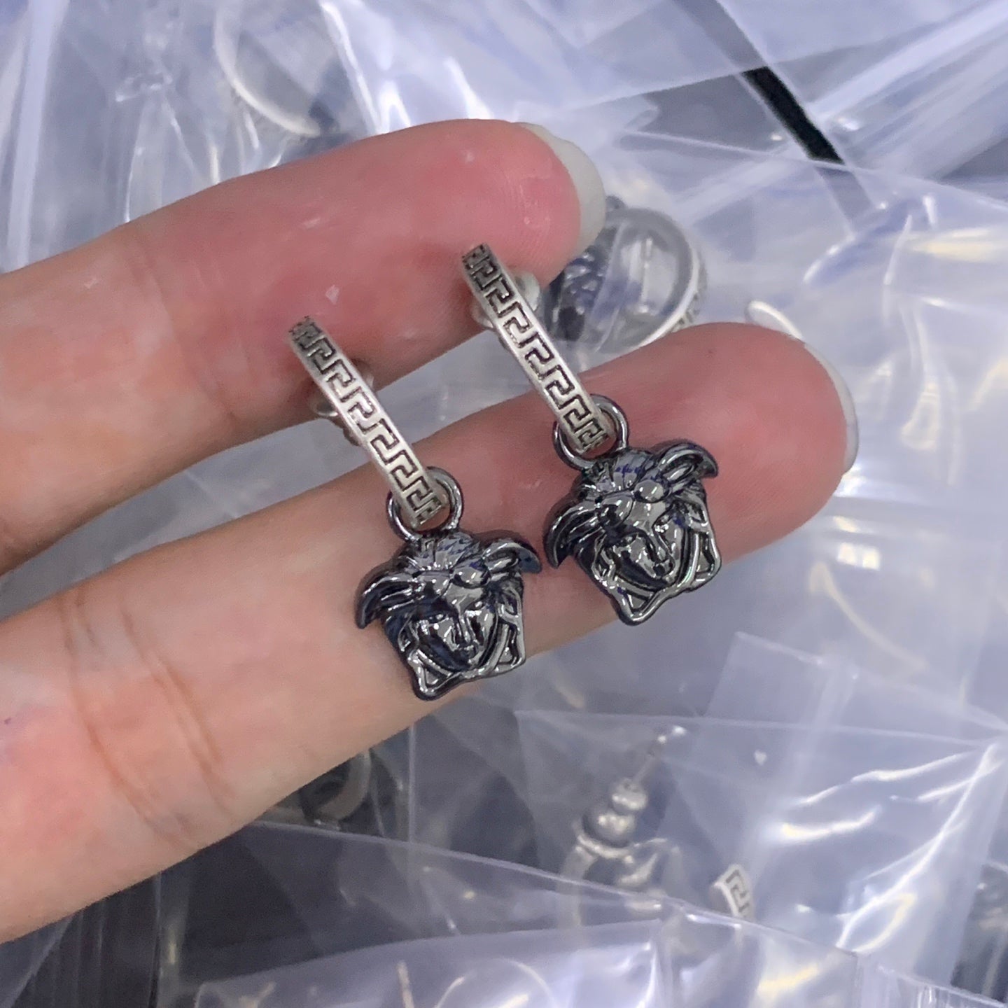 LuxluxHouse Low Price And High Quality Accessories Versace