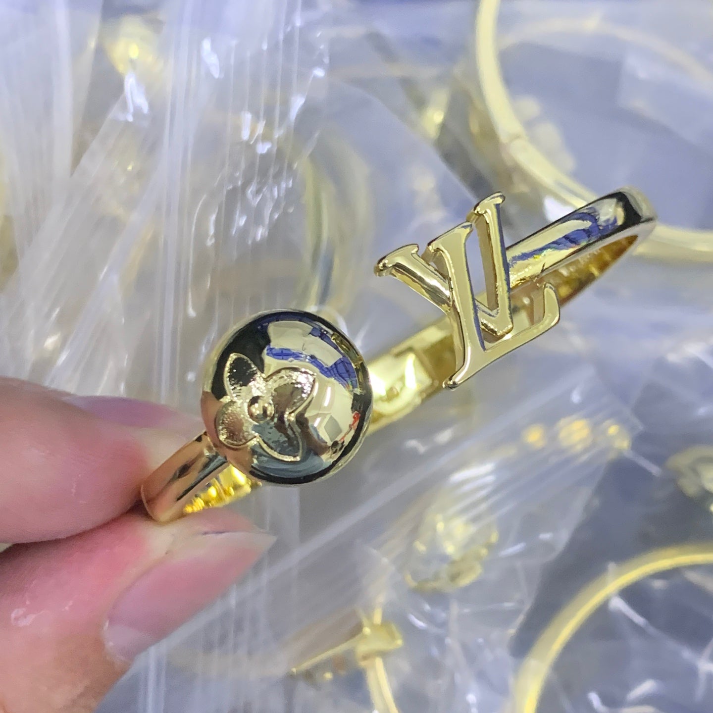 LuxluxHouse Low Price And High Quality Accessories Louis Vuitton