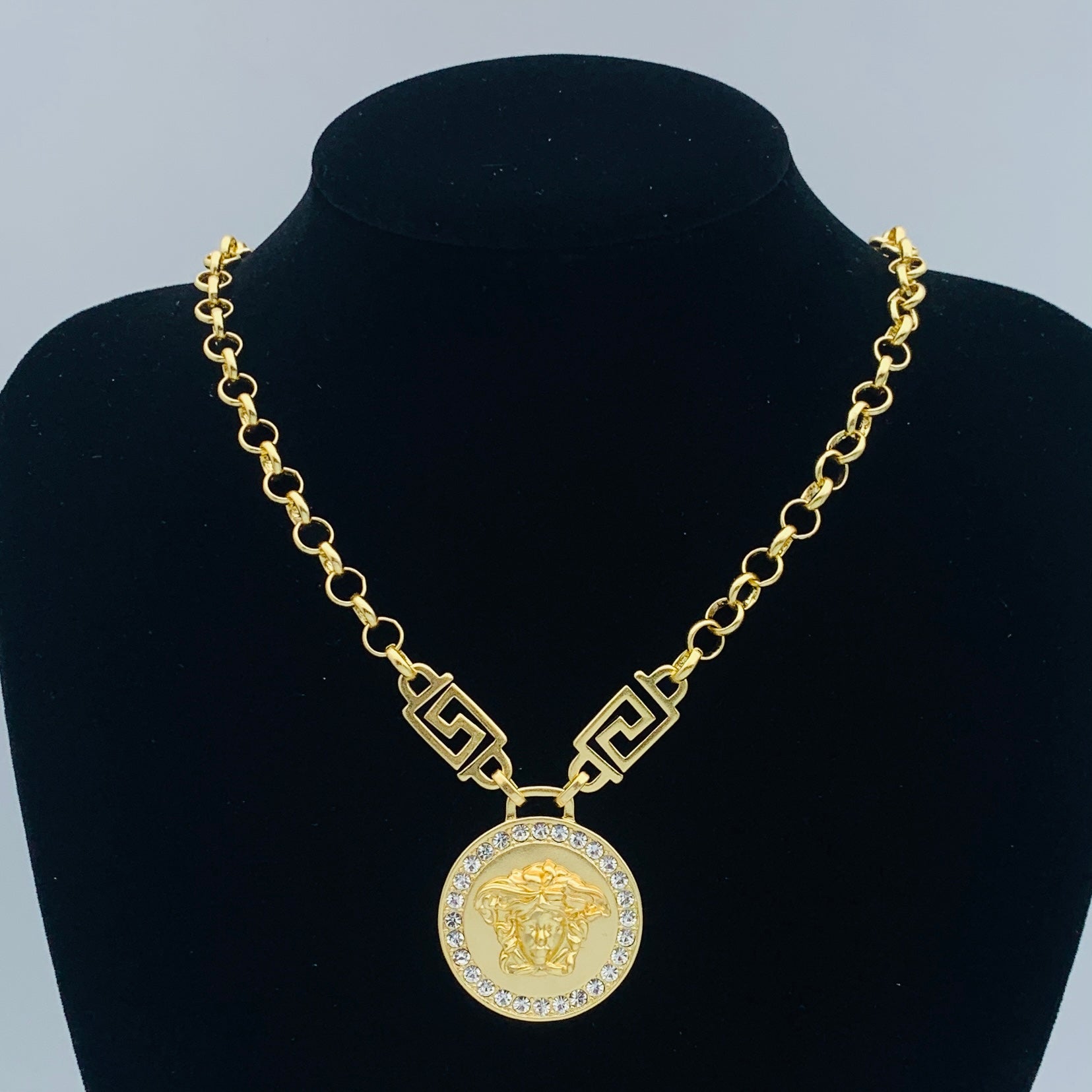 LuxluxHouse Low Price And High Quality Accessories Versace