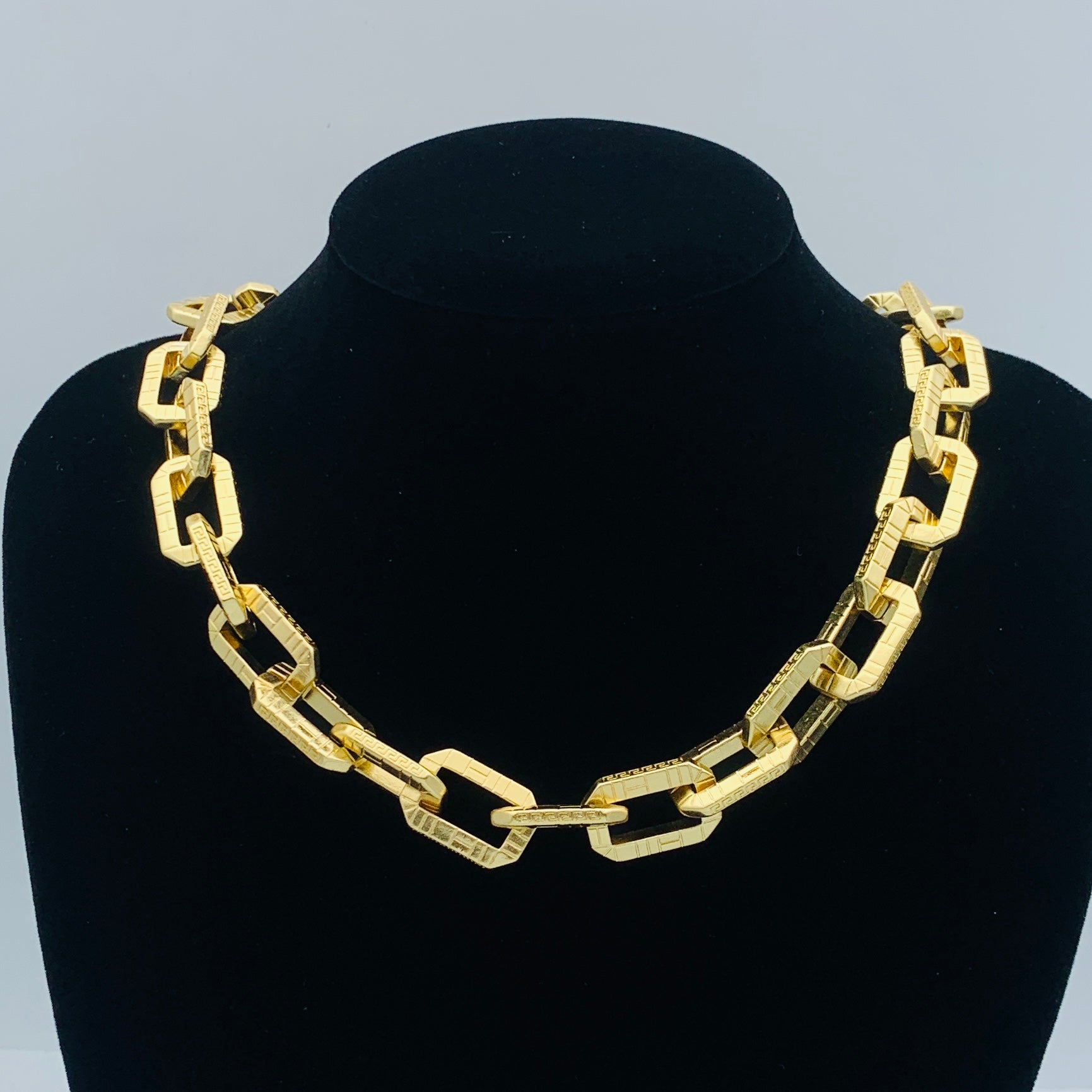 LuxluxHouse Low Price And High Quality Accessories Versace