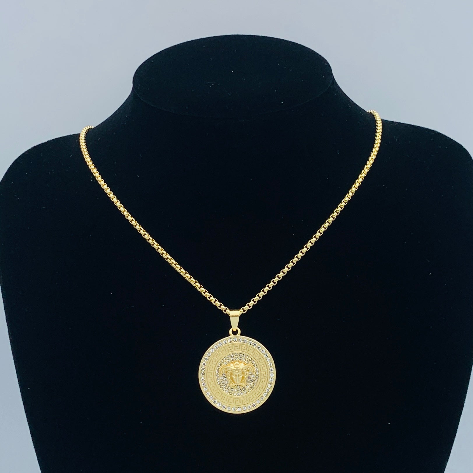 LuxluxHouse Low Price And High Quality Accessories Versace