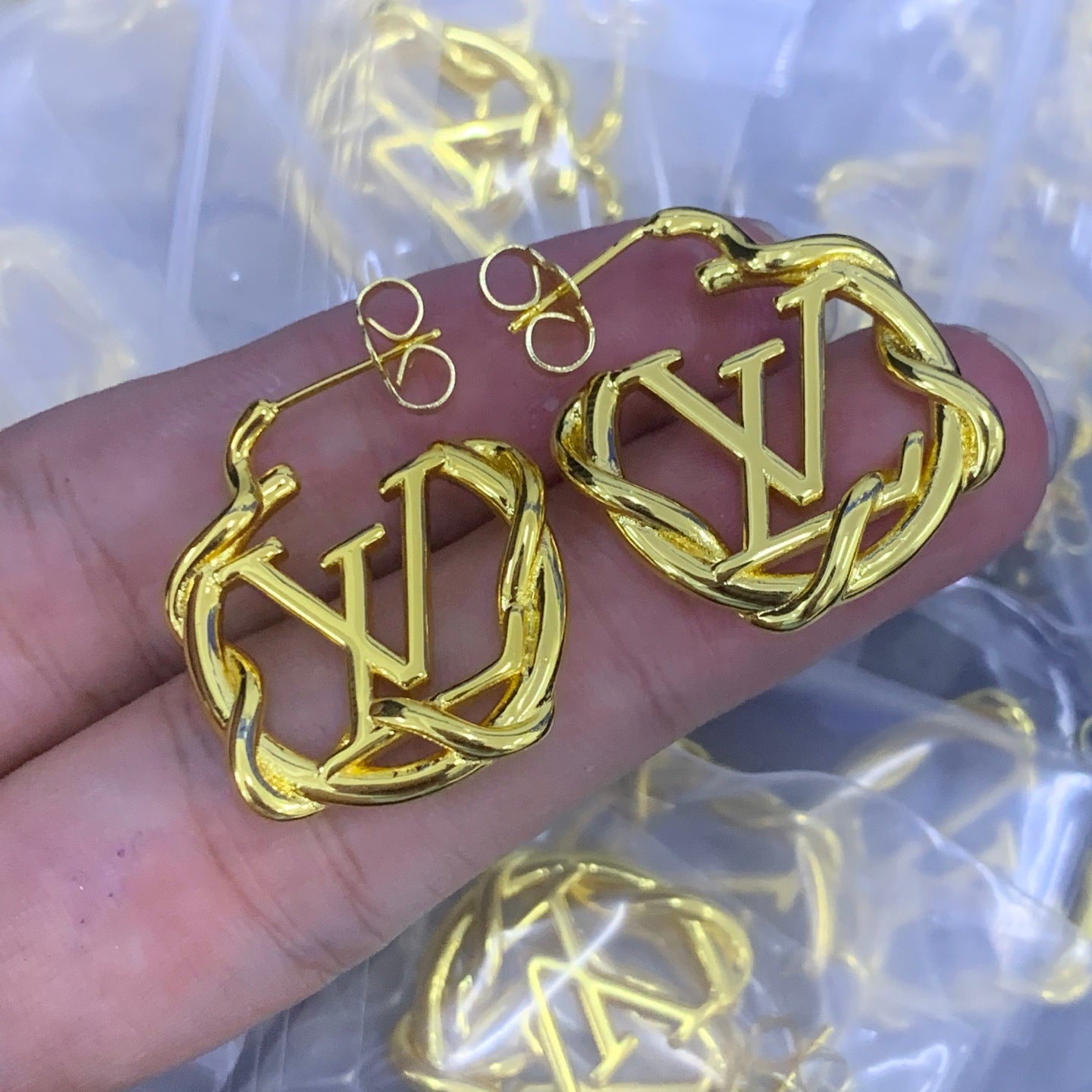 LuxluxHouse Low Price And High Quality Accessories Louis Vuitton