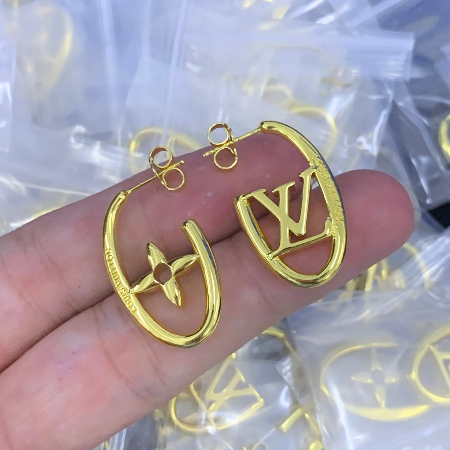 LuxluxHouse Low Price And High Quality Accessories Louis Vuitton