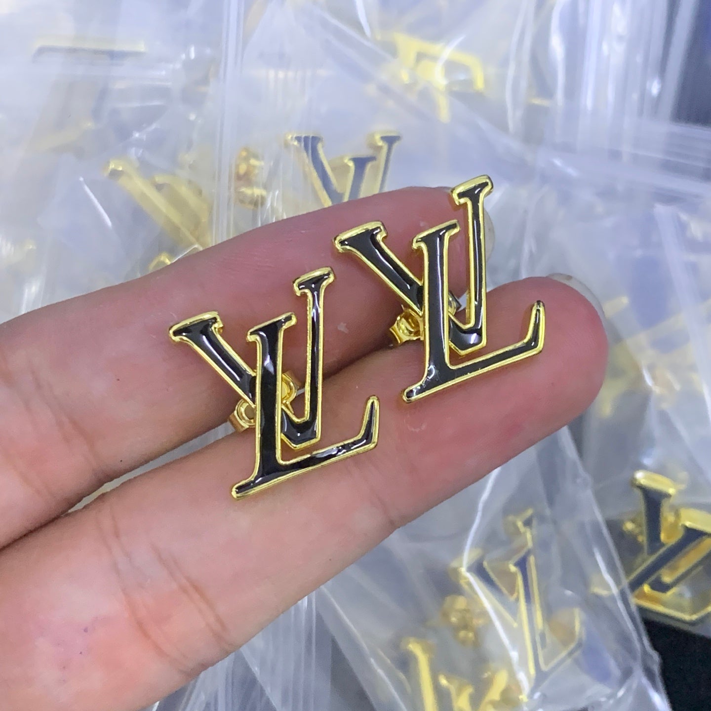 LuxluxHouse Low Price And High Quality Accessories Louis Vuitton