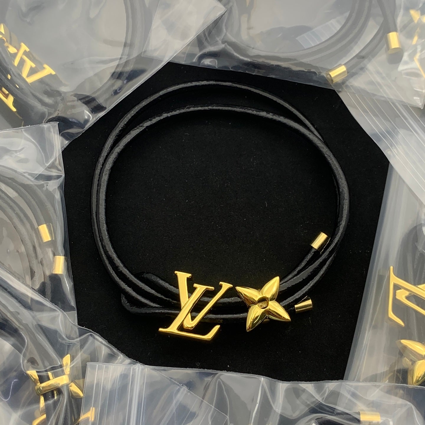 LuxluxHouse Low Price And High Quality Accessories Louis Vuitton