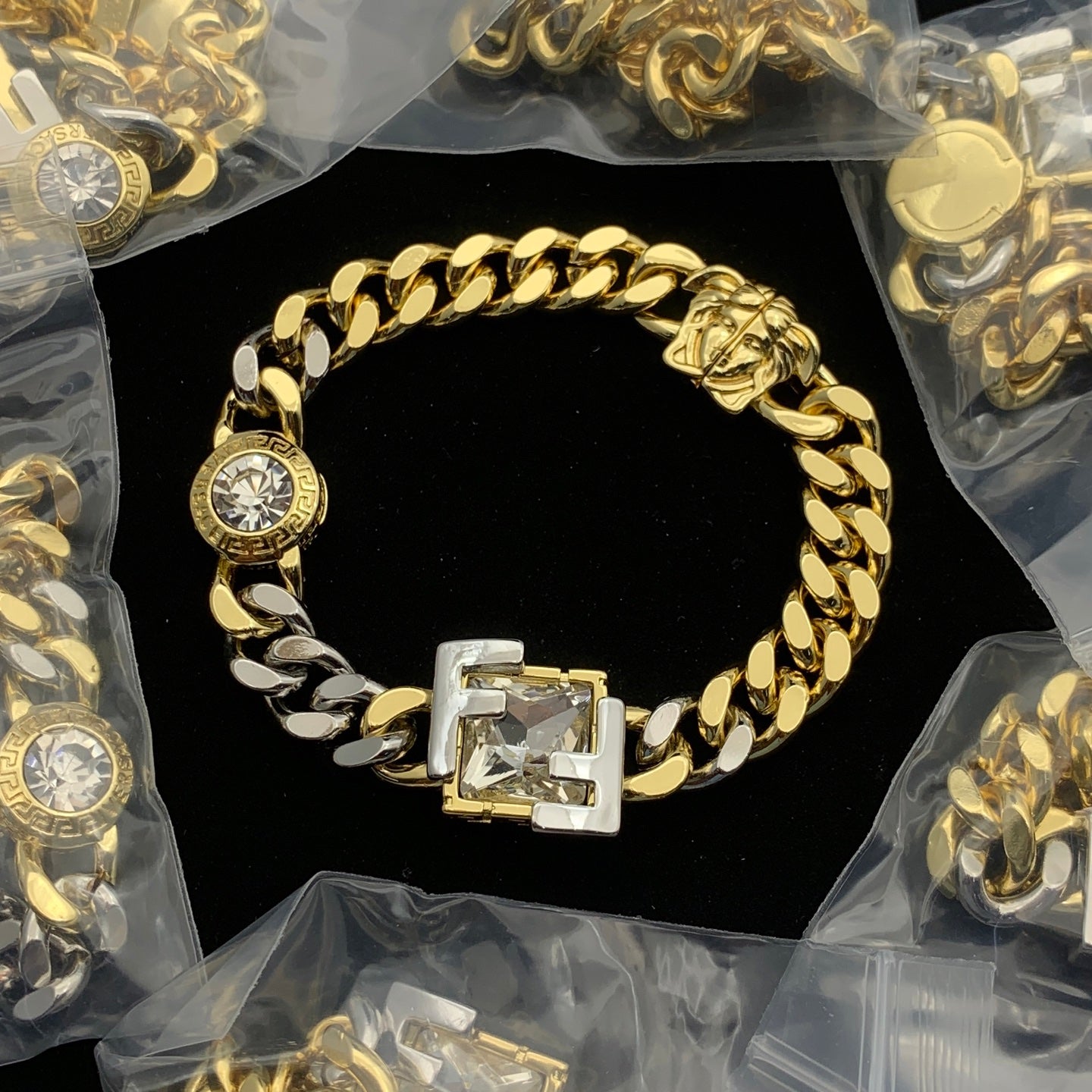 LuxluxHouse Low Price And High Quality Accessories Versace