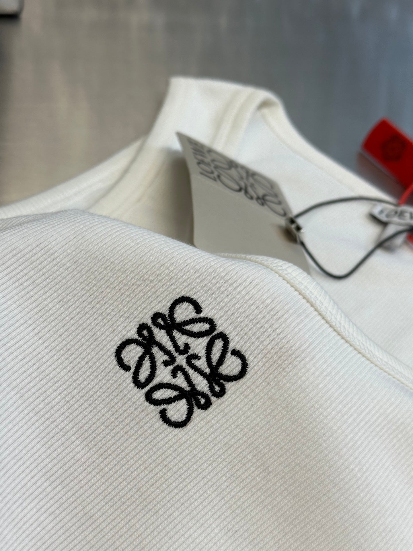 LuxluxHouse Best Quality Clothes T-shirt Loewe