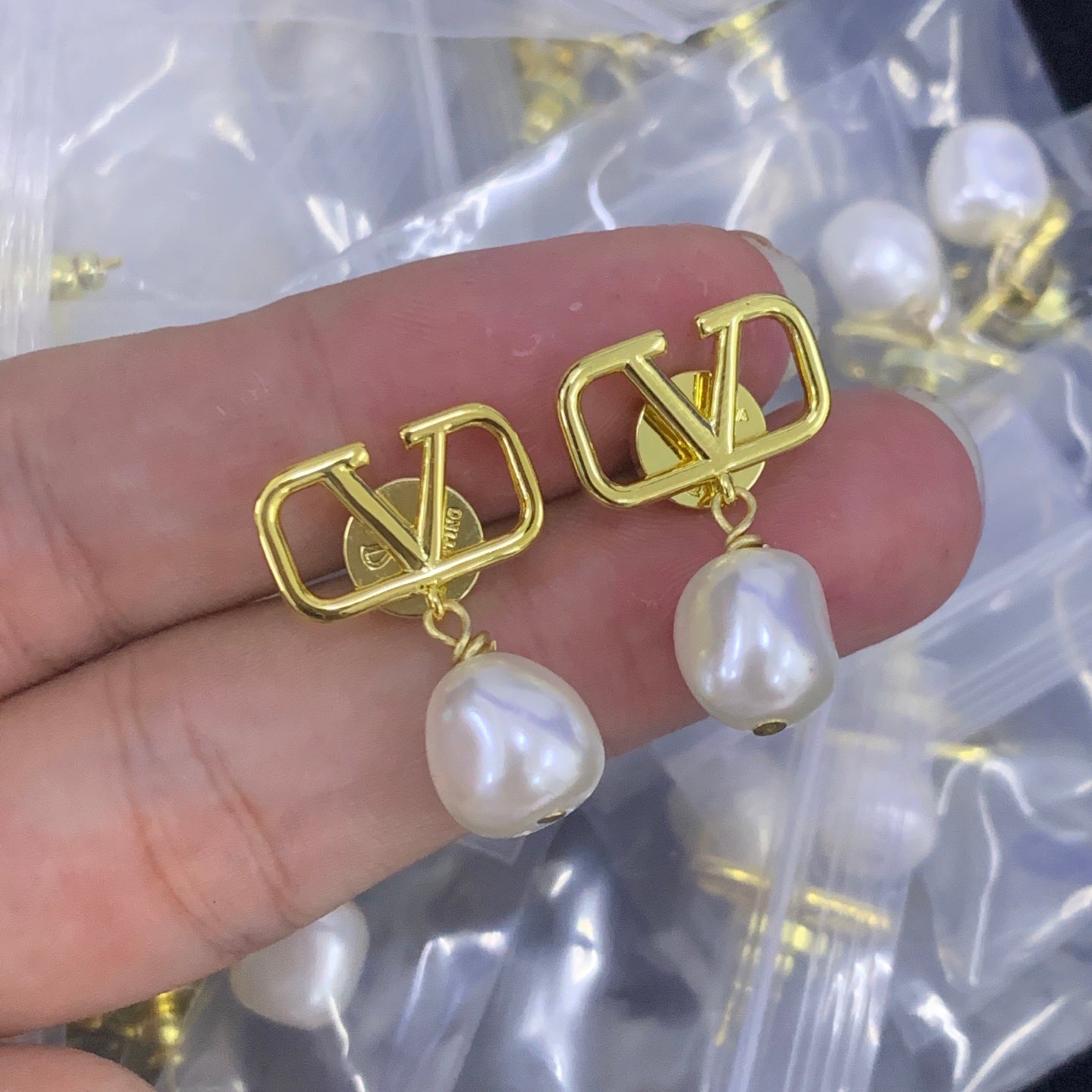 LuxluxHouse Low Price And High Quality Accessories Valentino