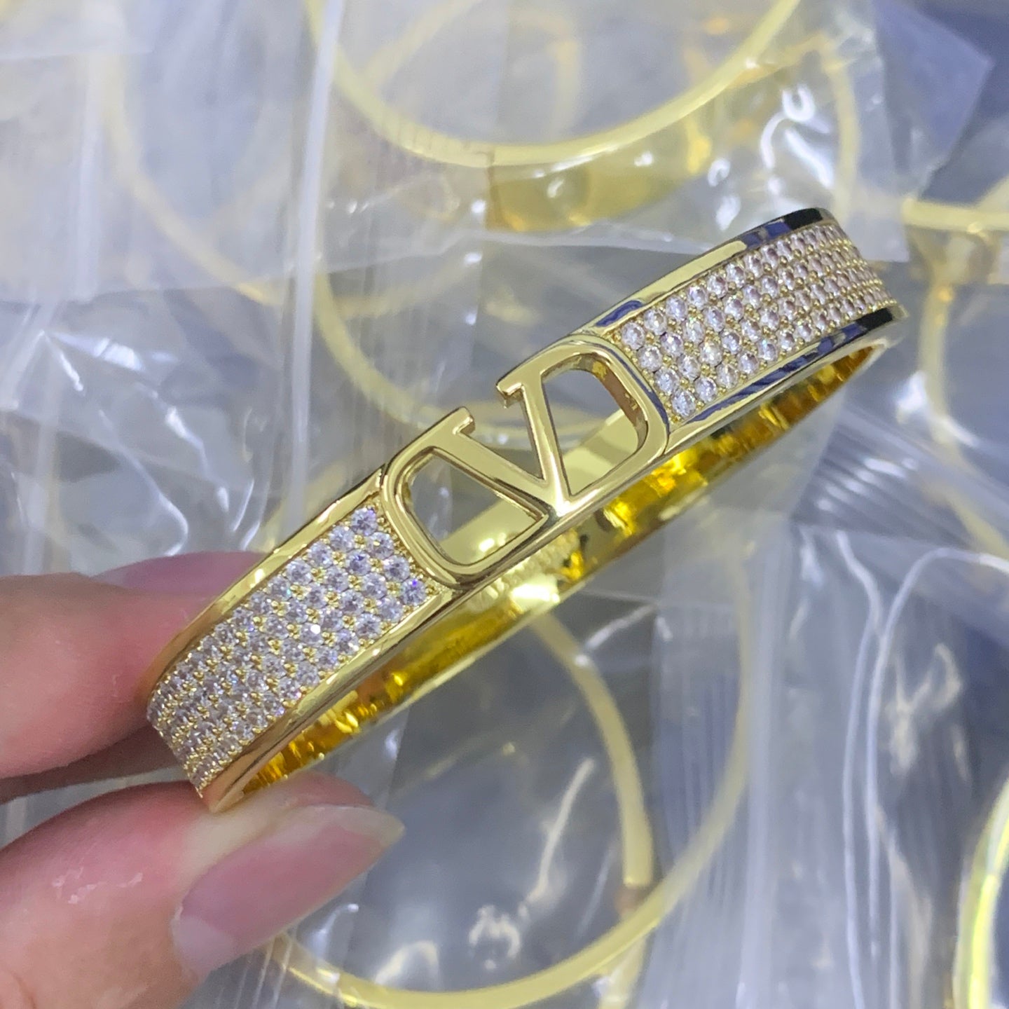 LuxluxHouse Low Price And High Quality Accessories Valentino