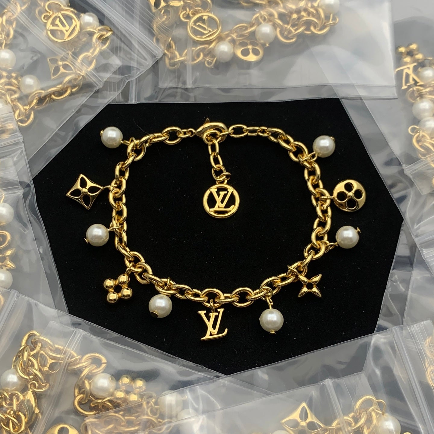 LuxluxHouse Low Price And High Quality Accessories Louis Vuitton