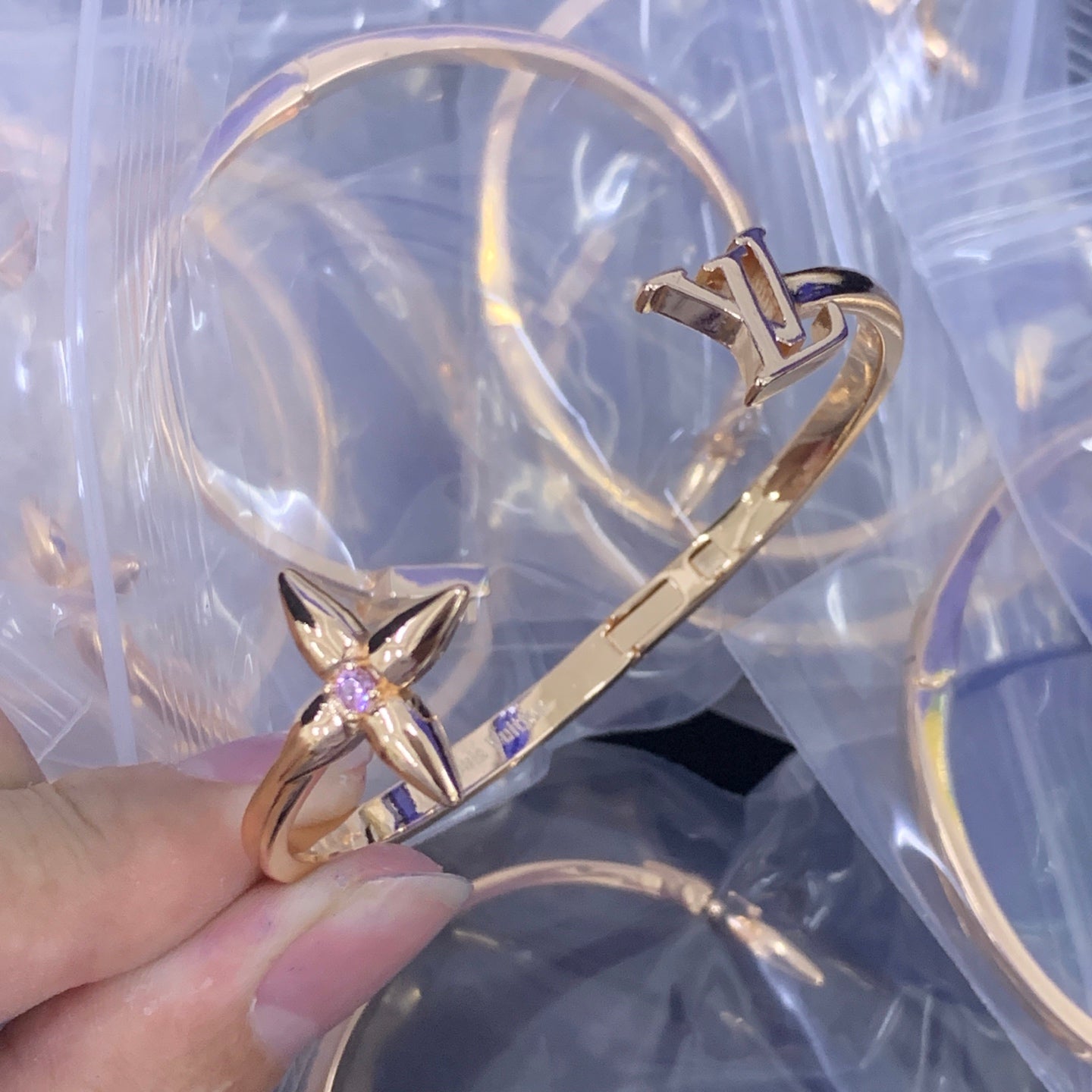 LuxluxHouse Low Price And High Quality Accessories Louis Vuitton