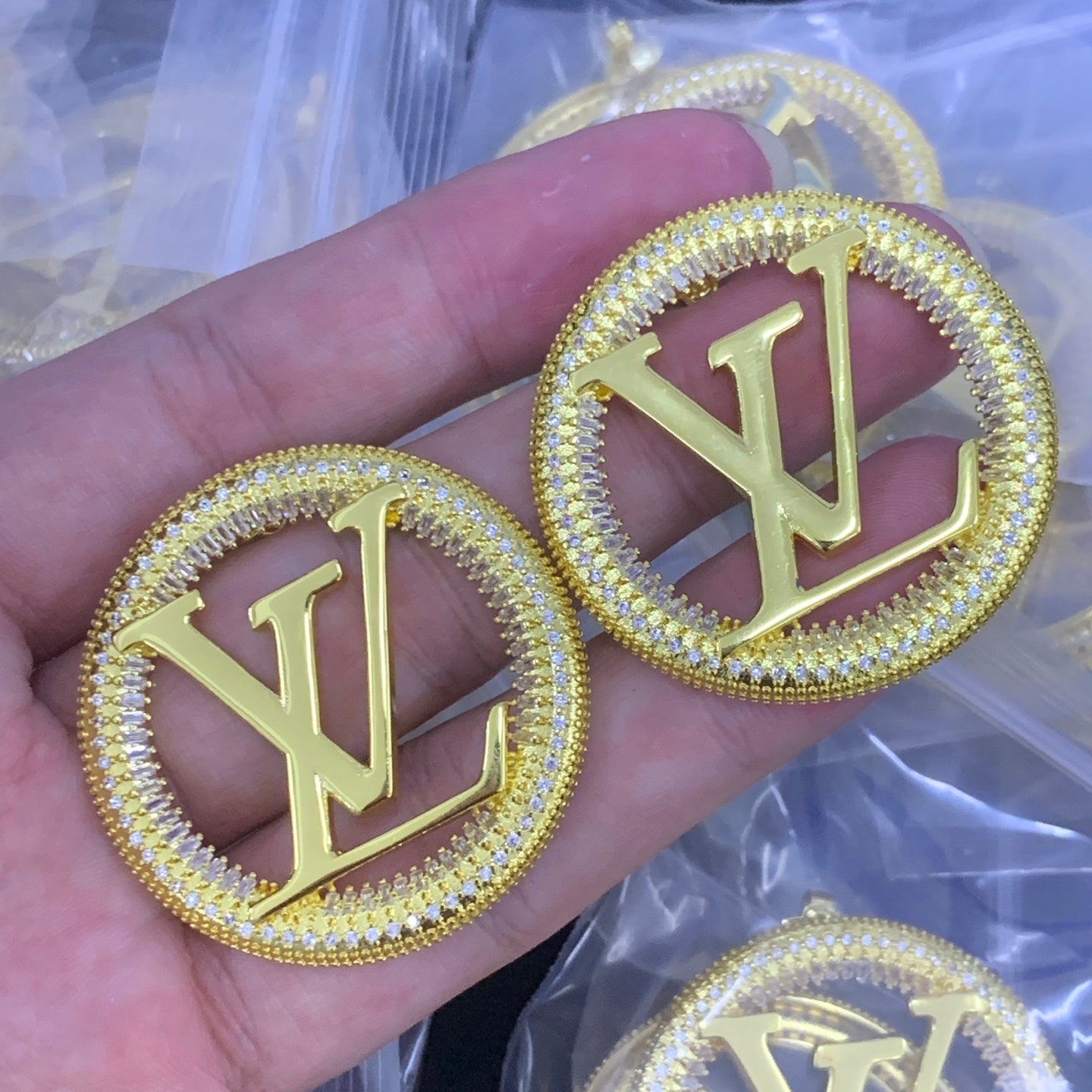 LuxluxHouse Low Price And High Quality Accessories Louis Vuitton