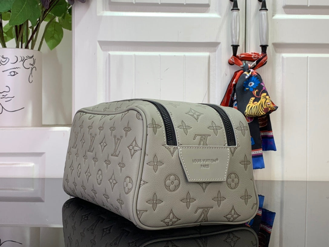 LuxluxHouse Best Quality Bags Louis Vuitton Women Men