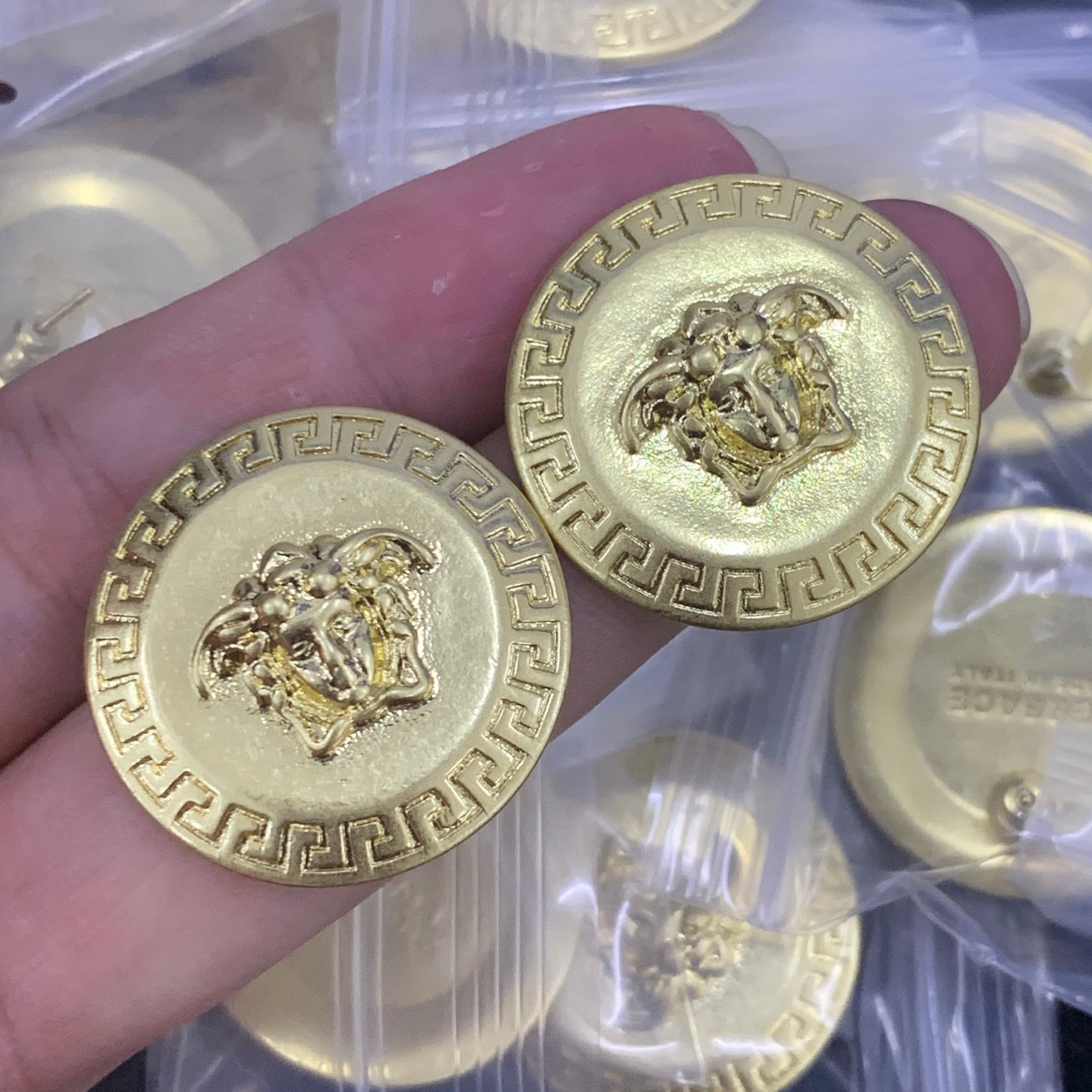 LuxluxHouse Low Price And High Quality Accessories Versace