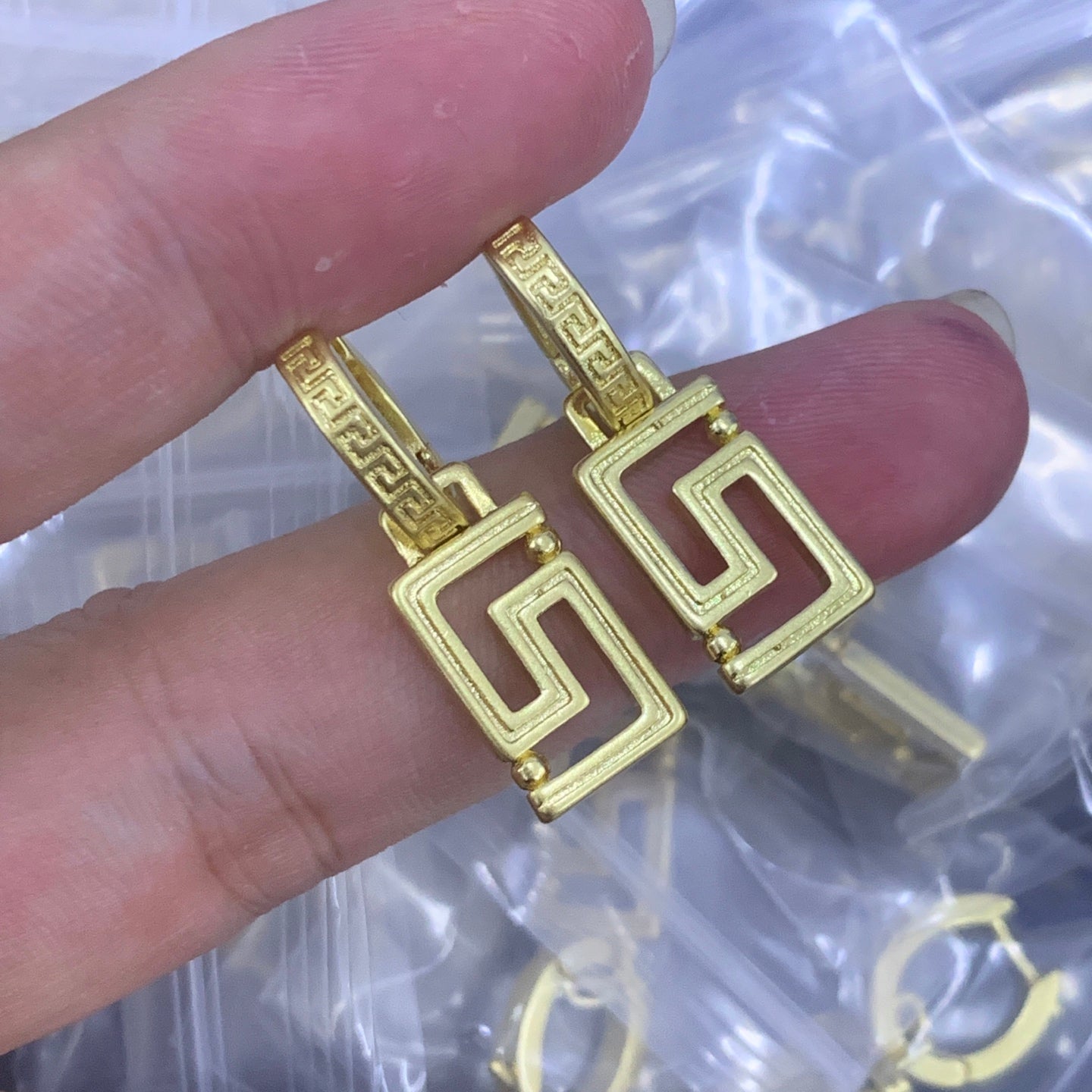 LuxluxHouse Low Price And High Quality Accessories Versace