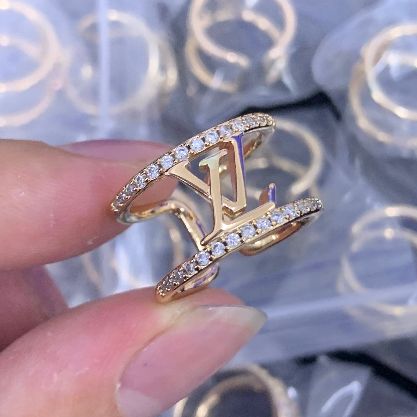 LuxluxHouse Low Price And High Quality Accessories Louis Vuitton