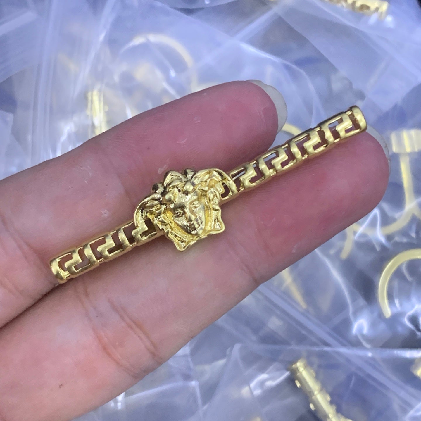 LuxluxHouse Low Price And High Quality Accessories Versace