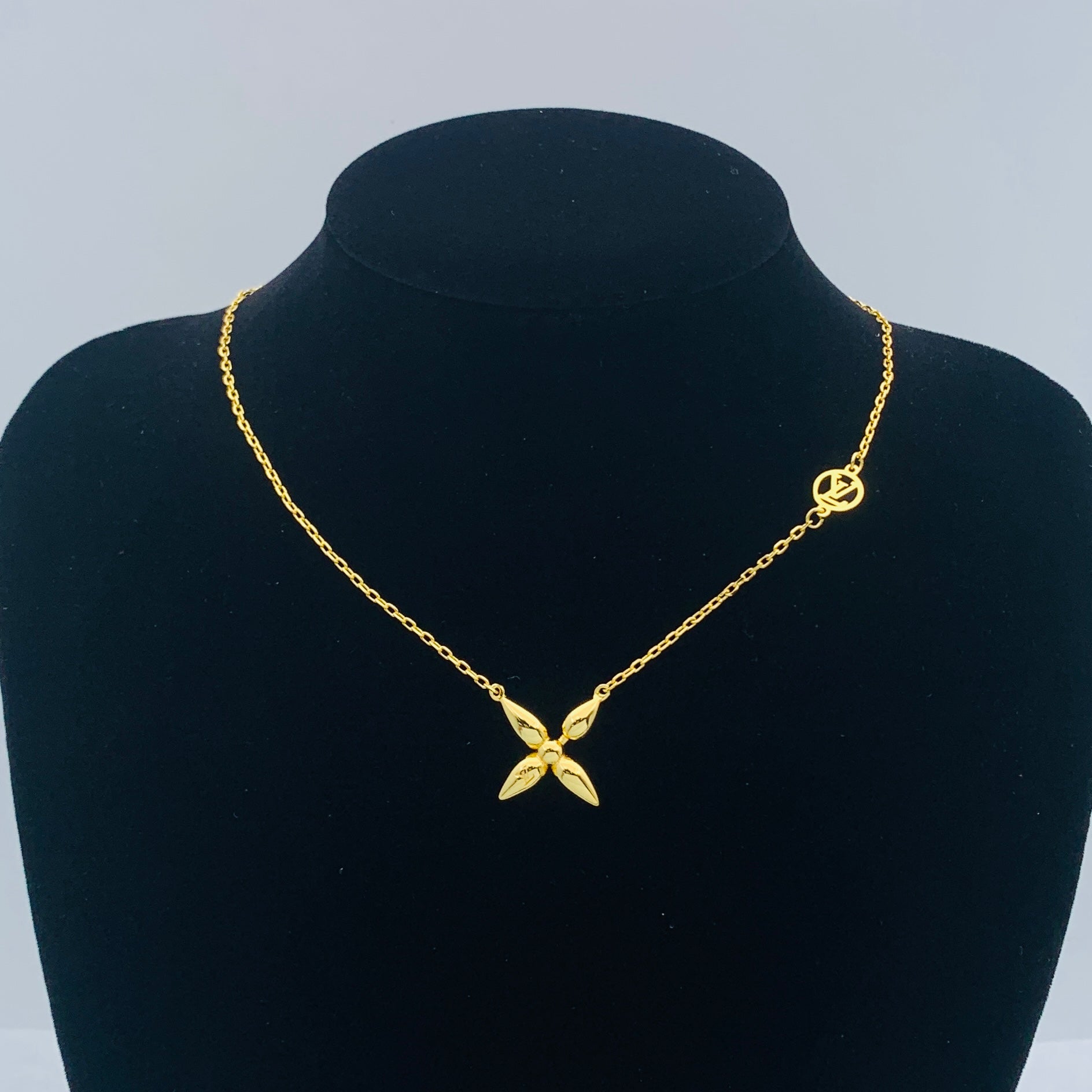 LuxluxHouse Low Price And High Quality Accessories Louis Vuitton