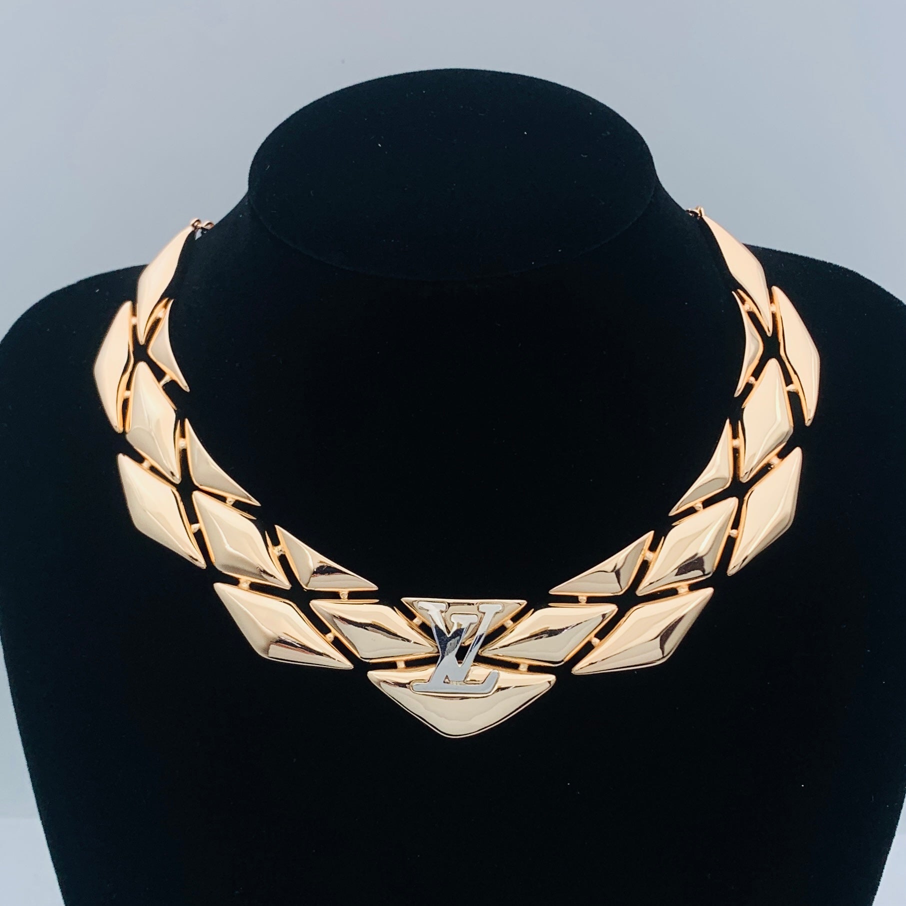 LuxluxHouse Low Price And High Quality Accessories Louis Vuitton