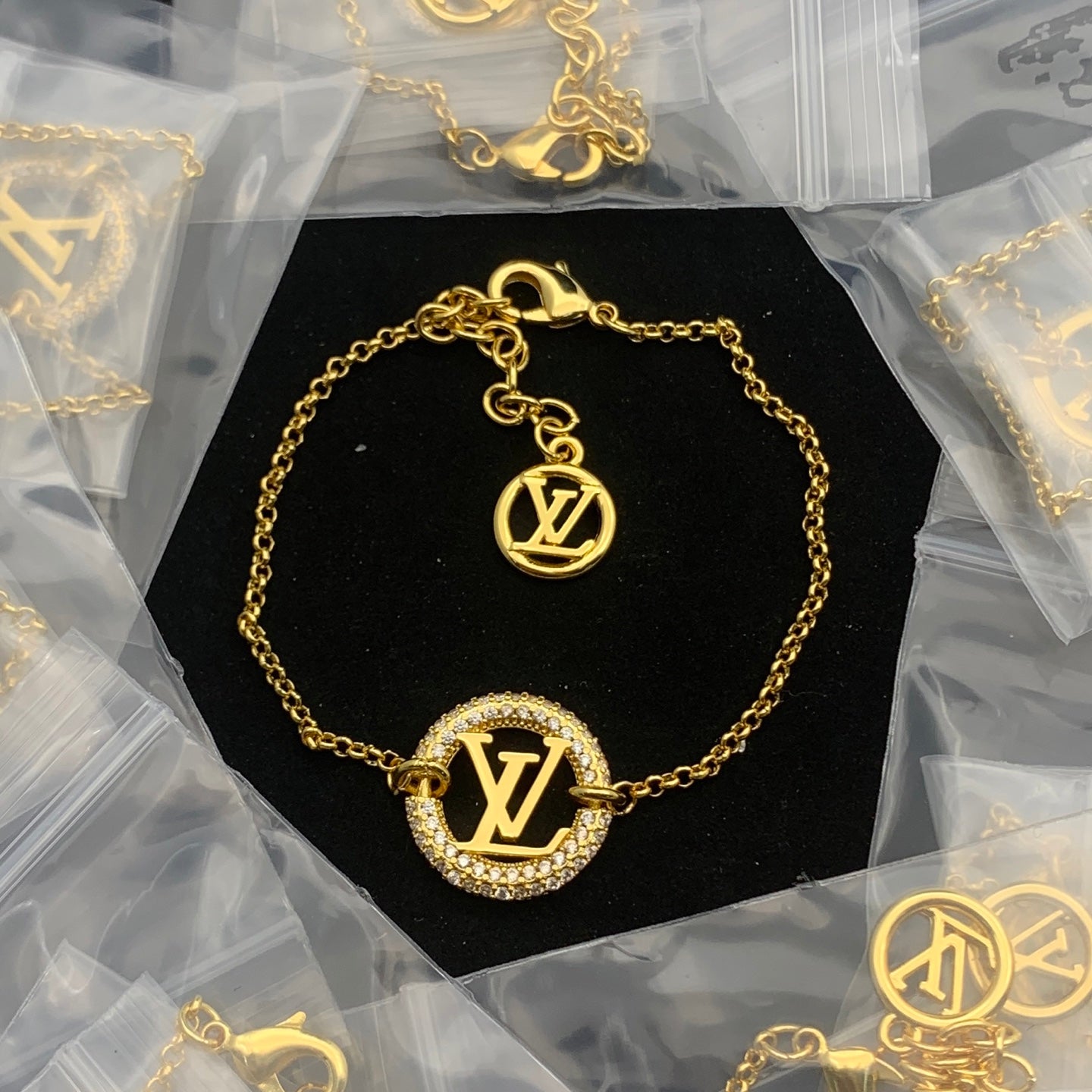 LuxluxHouse Low Price And High Quality Accessories Louis Vuitton