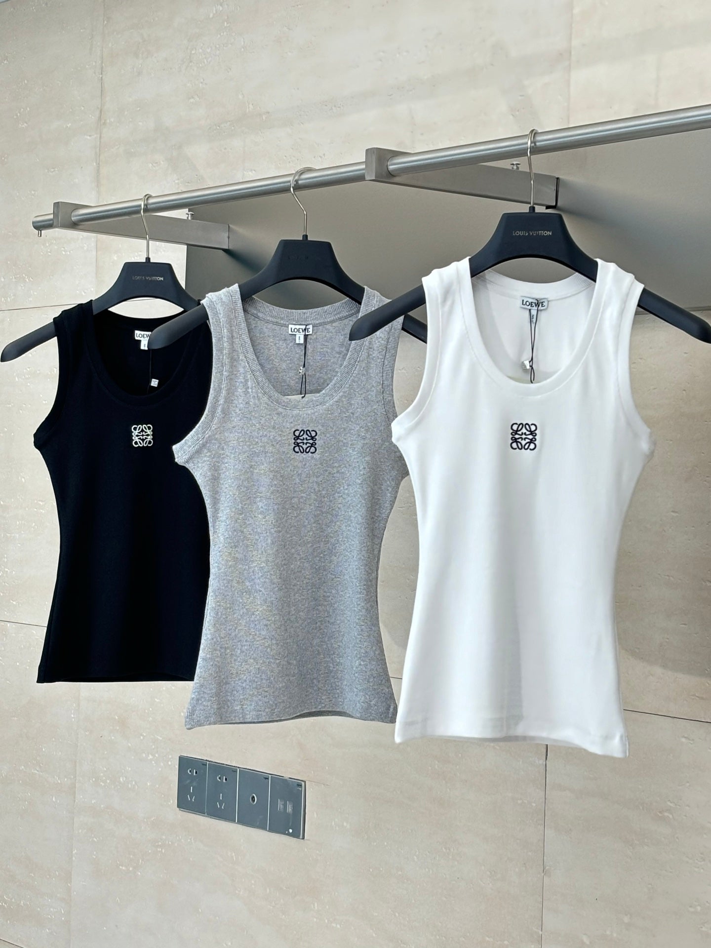 LuxluxHouse Best Quality Clothes T-shirt Loewe