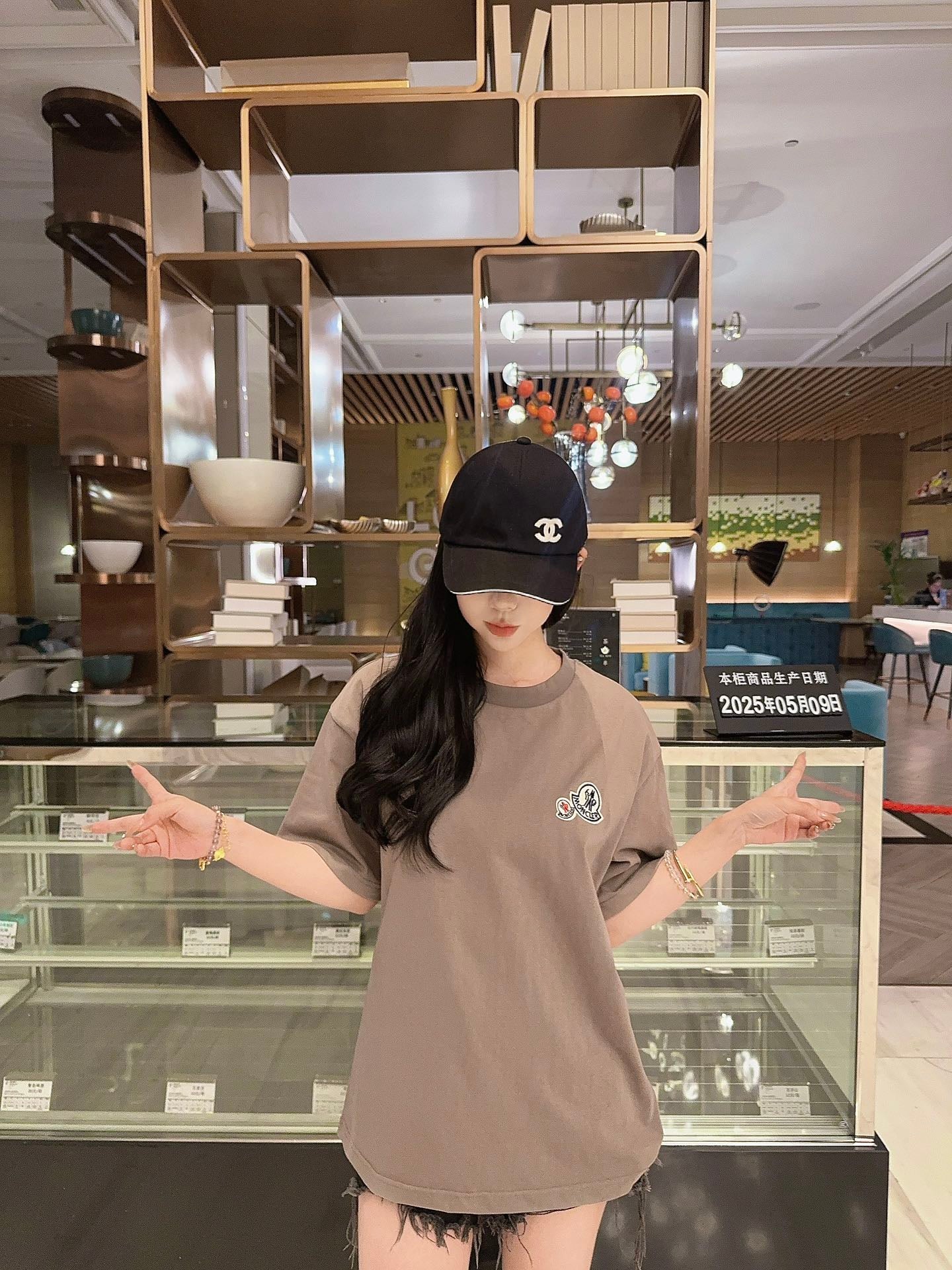 LuxluxHouse Best Quality Clothes T-shirt Moncler