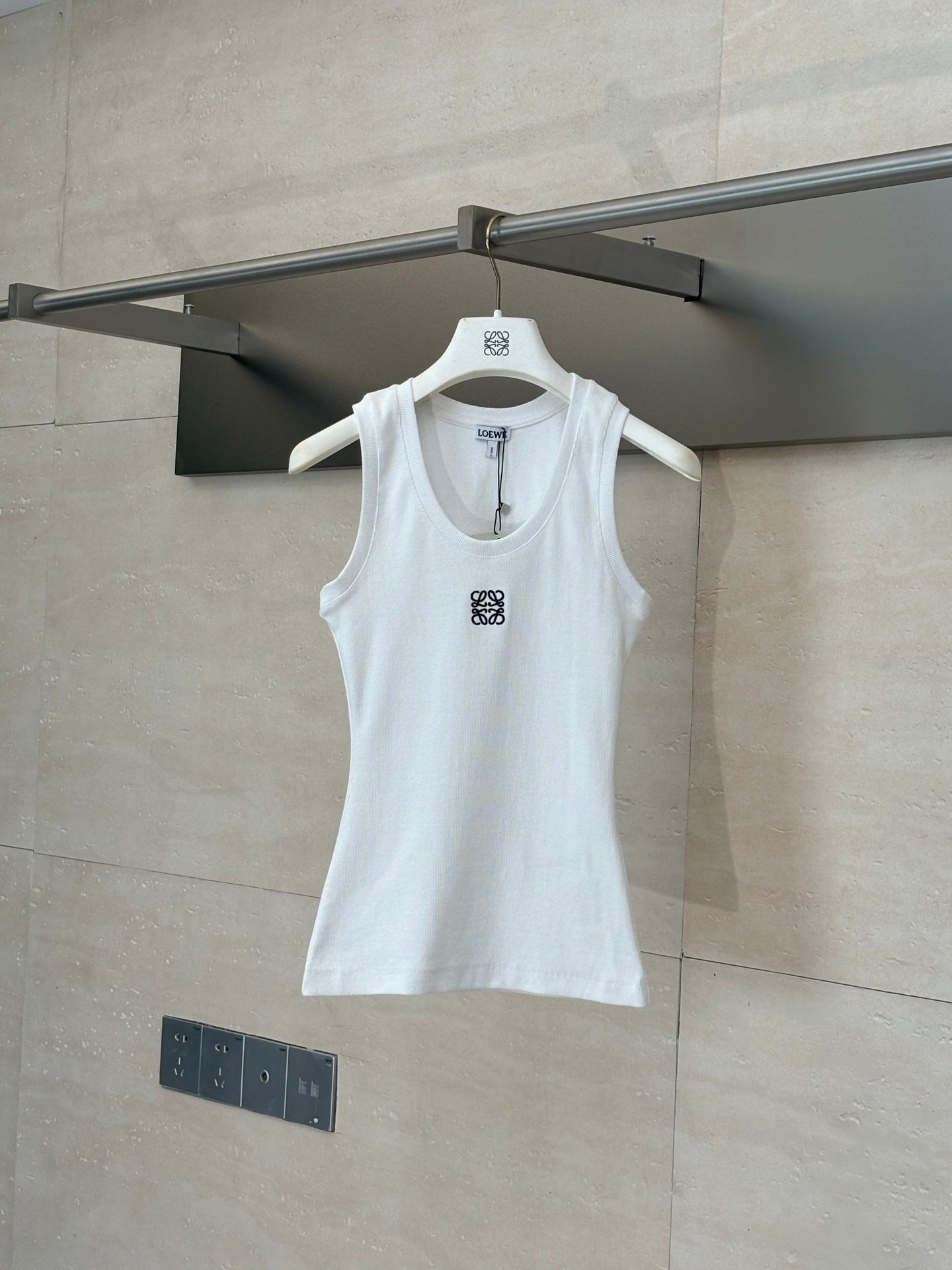 LuxluxHouse Best Quality Clothes T-shirt Loewe