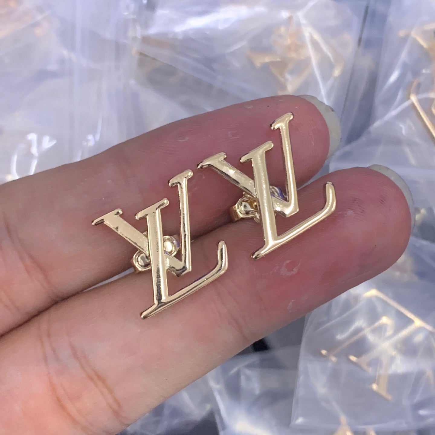 LuxluxHouse Low Price And High Quality Accessories Louis Vuitton