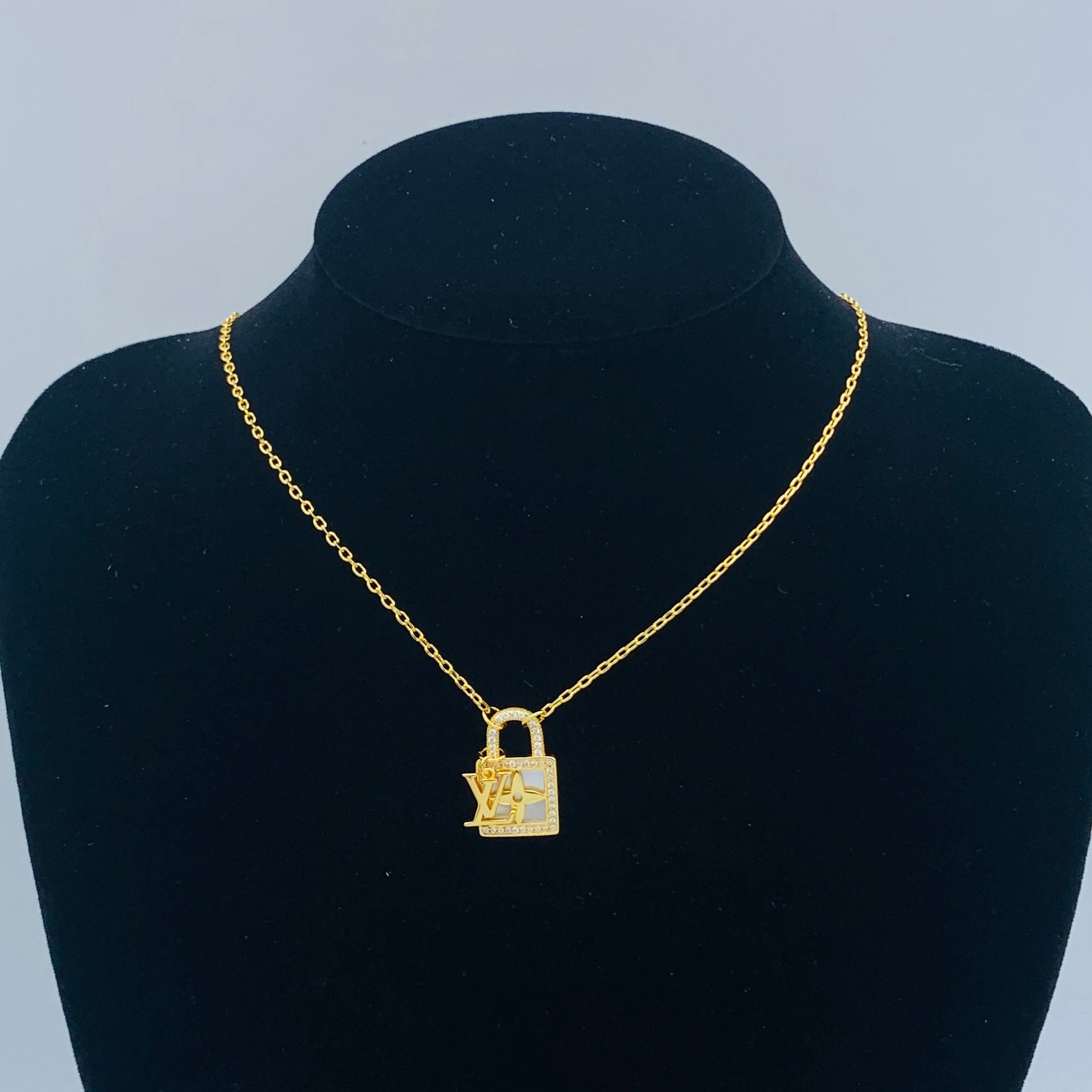 LuxluxHouse Low Price And High Quality Accessories Louis Vuitton