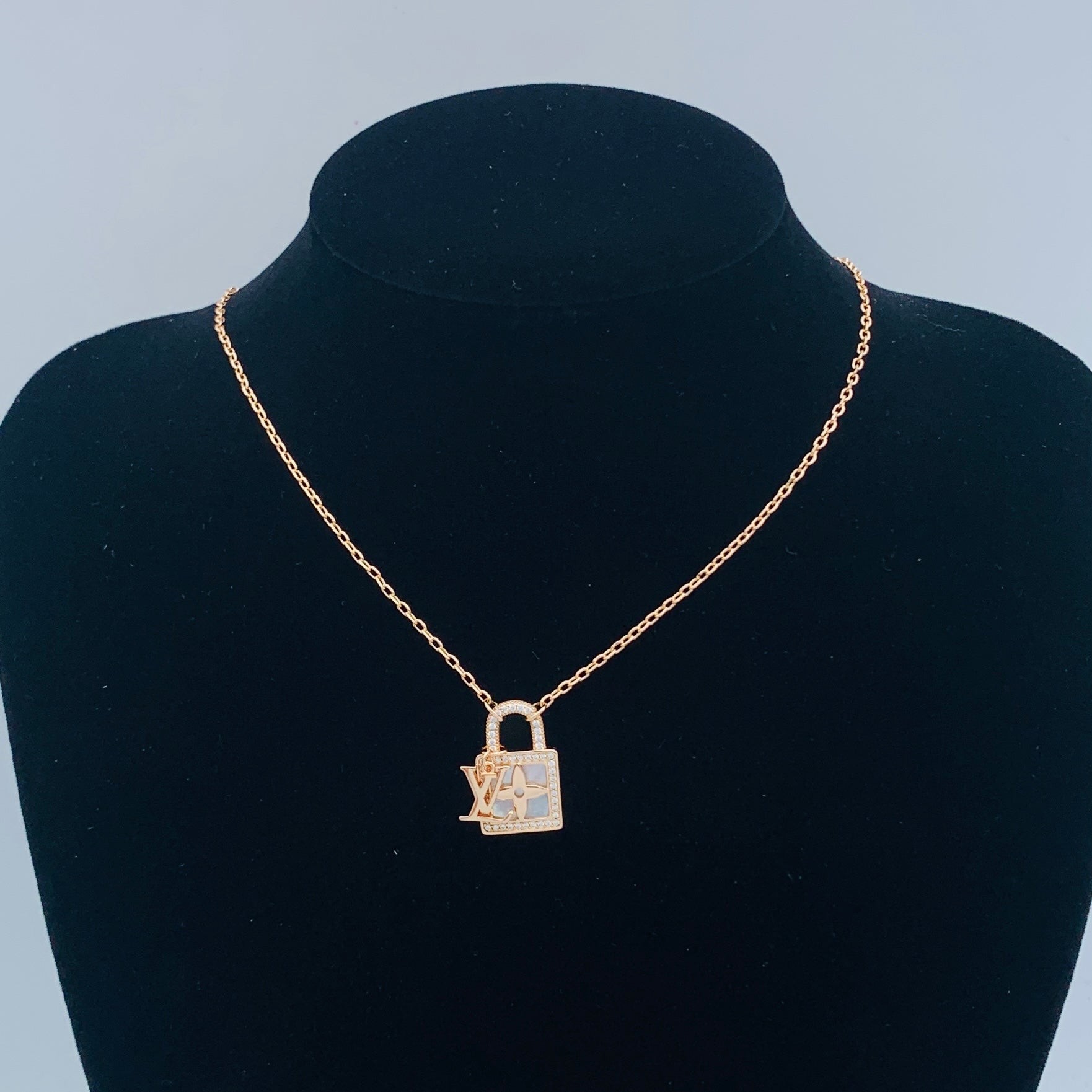 LuxluxHouse Low Price And High Quality Accessories Louis Vuitton