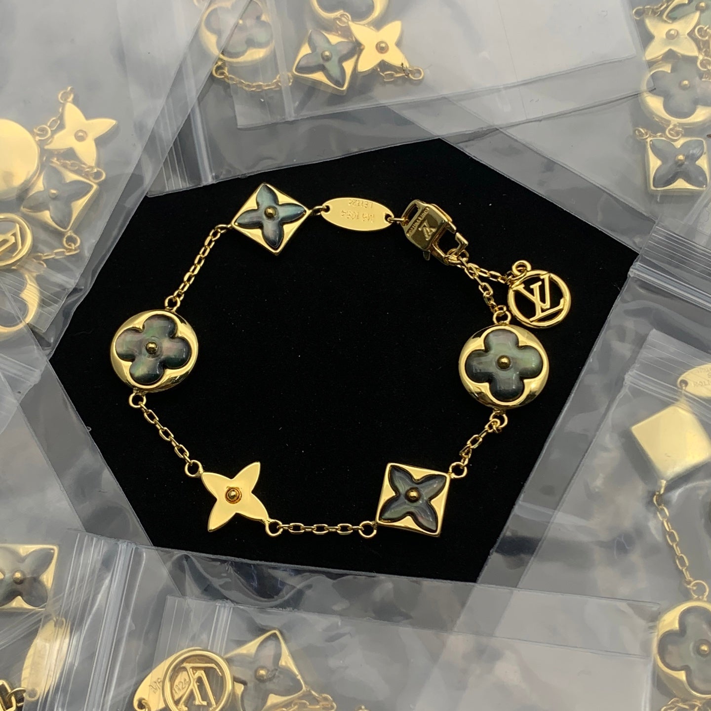 LuxluxHouse Low Price And High Quality Accessories Louis Vuitton