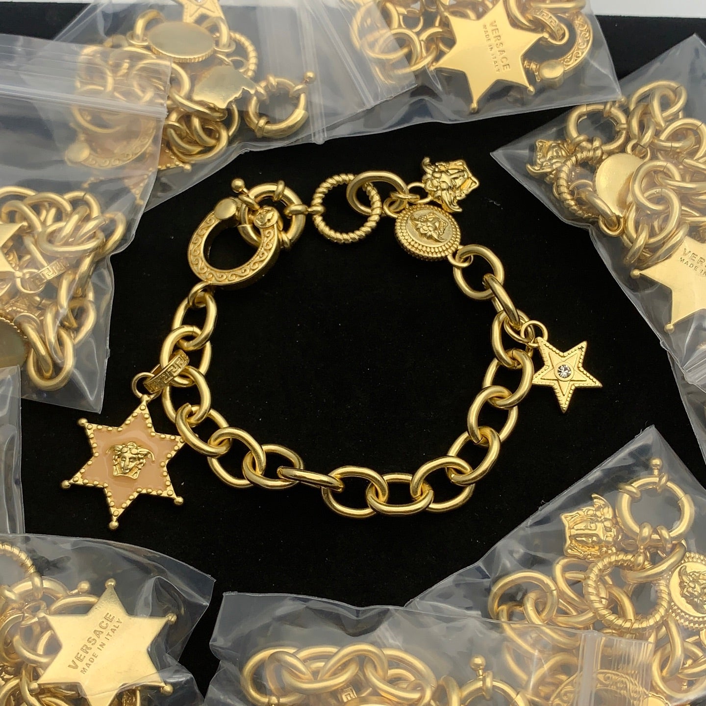 LuxluxHouse Low Price And High Quality Accessories Versace