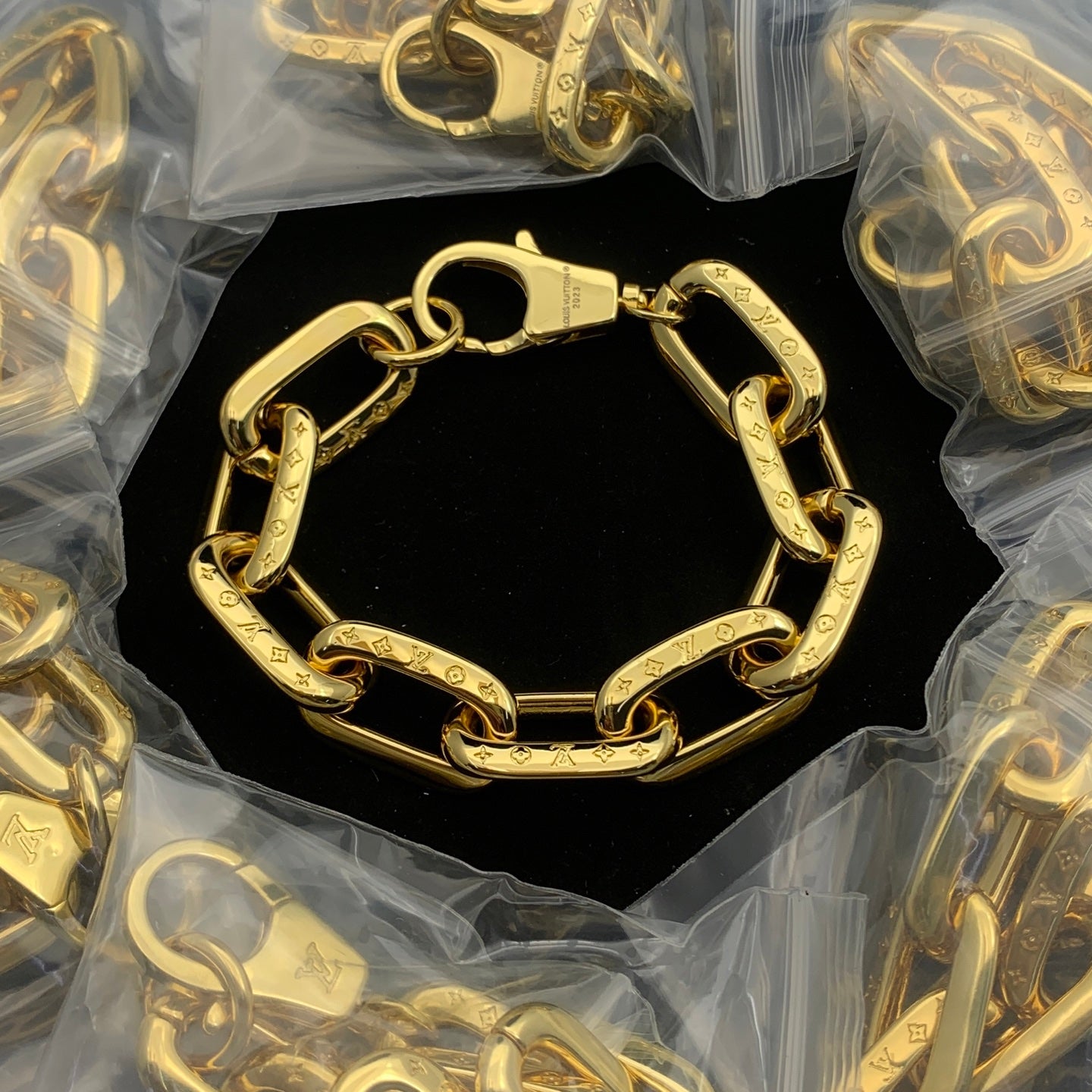 LuxluxHouse Low Price And High Quality Accessories Louis Vuitton