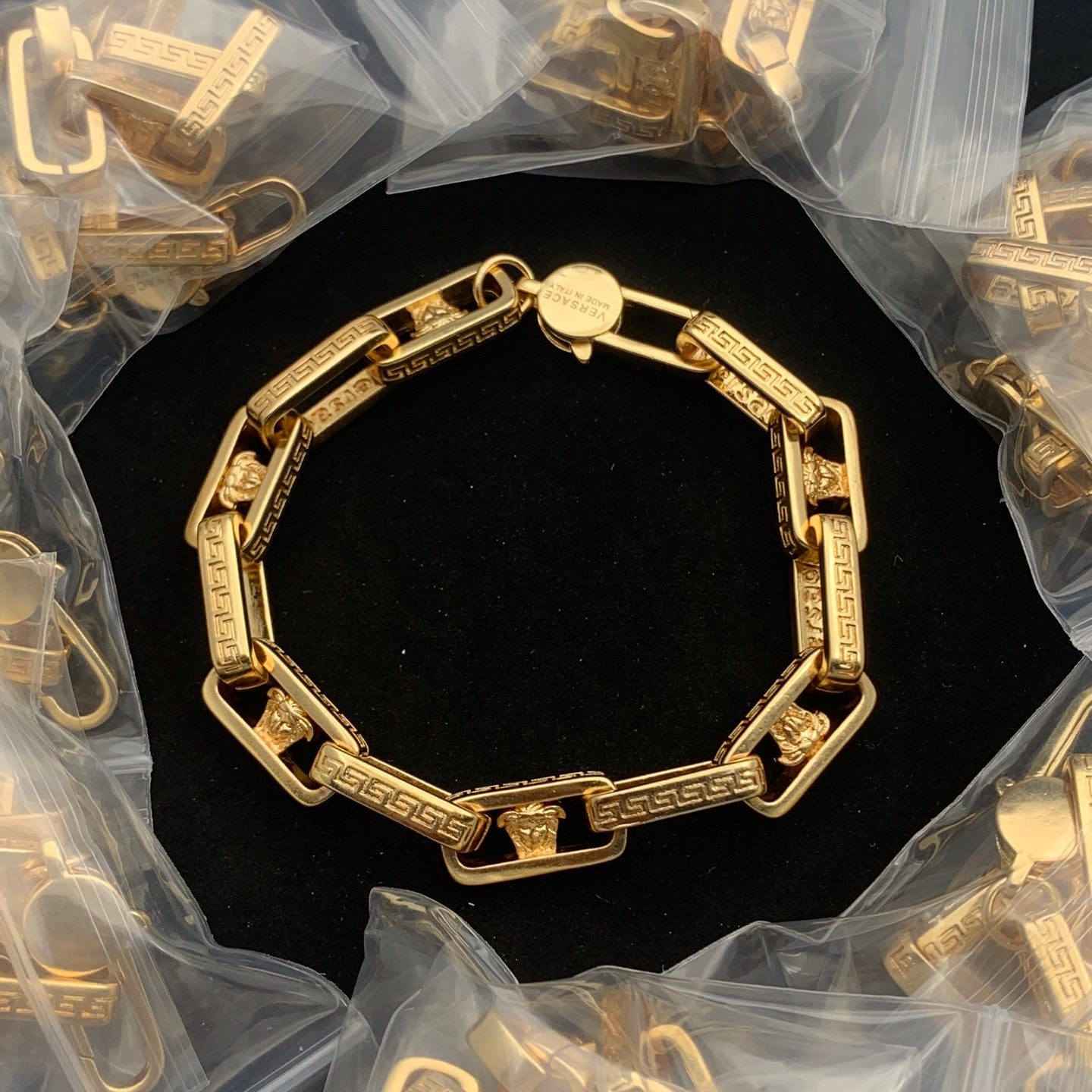 LuxluxHouse Low Price And High Quality Accessories Versace